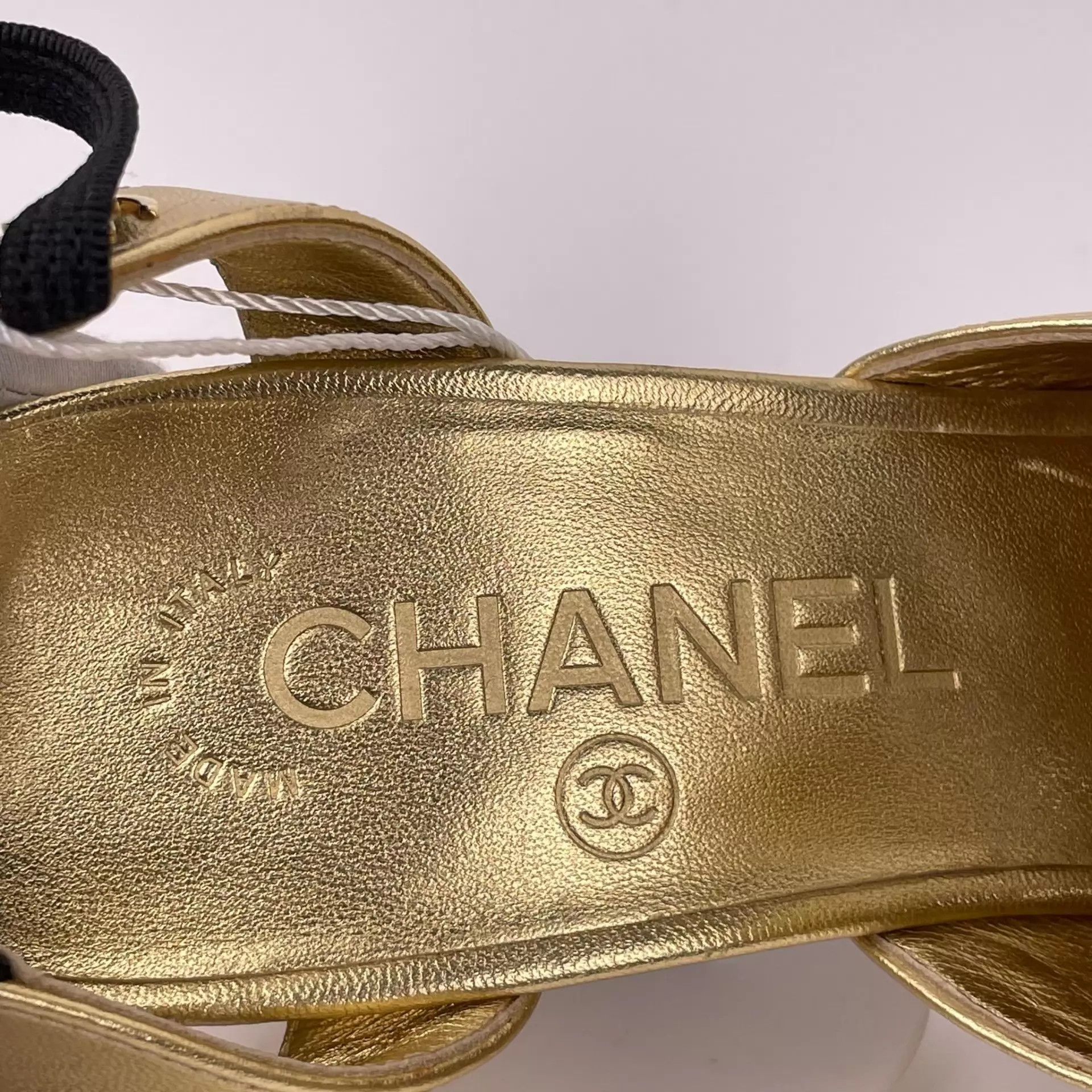 Chanel Chanel Gold & Black Colorblock Heels Size 36 Size US 5.5 / IT 35.5 - 5 Thumbnail