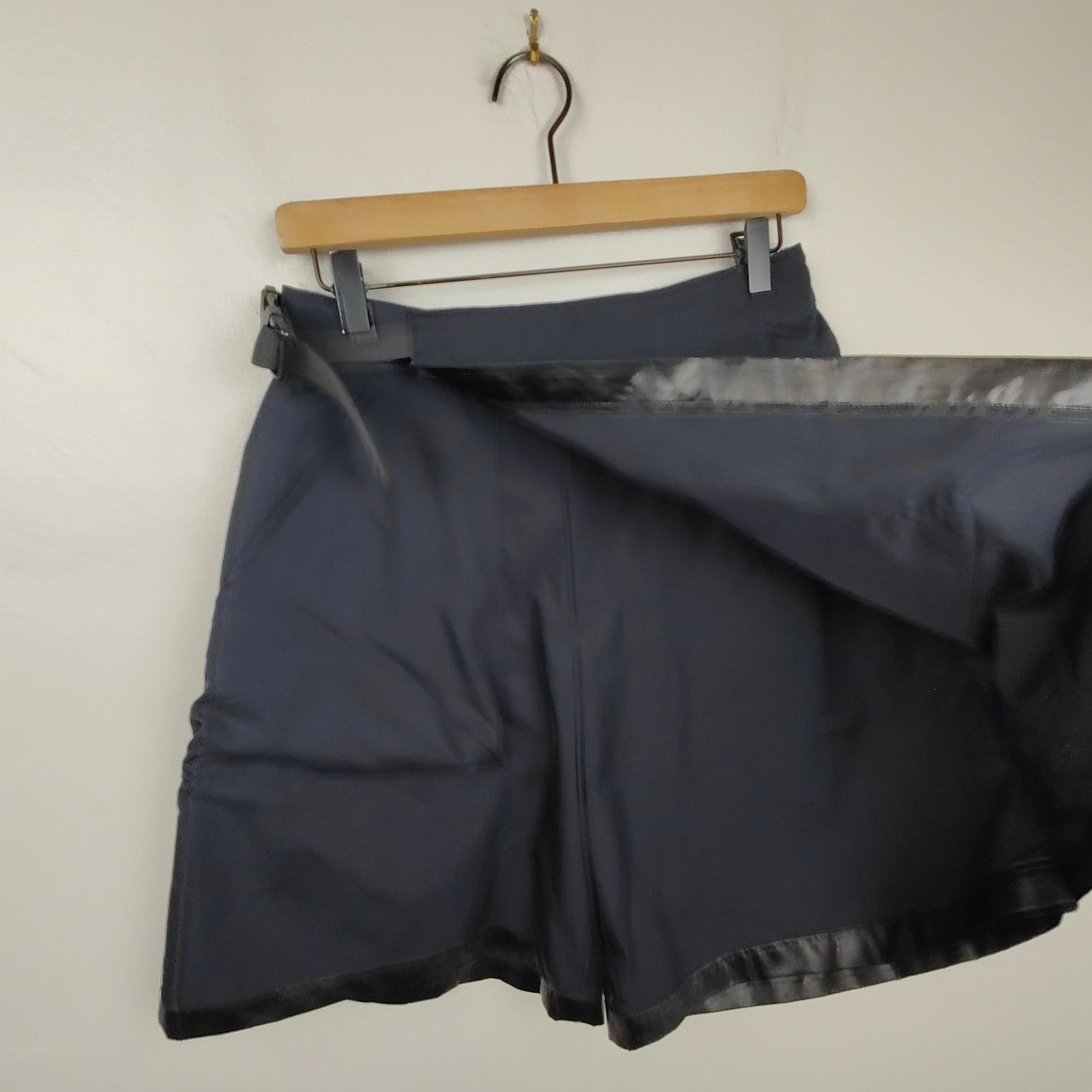 Other Magnlens Skort Size XS Black Wrap Front Utility Shorts Size 26" / US 2 / IT 38 - 6 Thumbnail