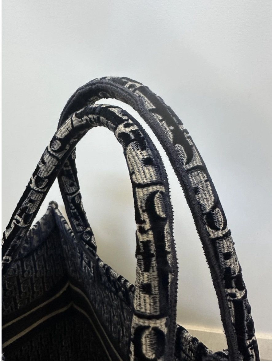 Dior Authentic✅ Receipt ✅ Velvet Oblique Book Tote Bag Size ONE SIZE - 12 Thumbnail