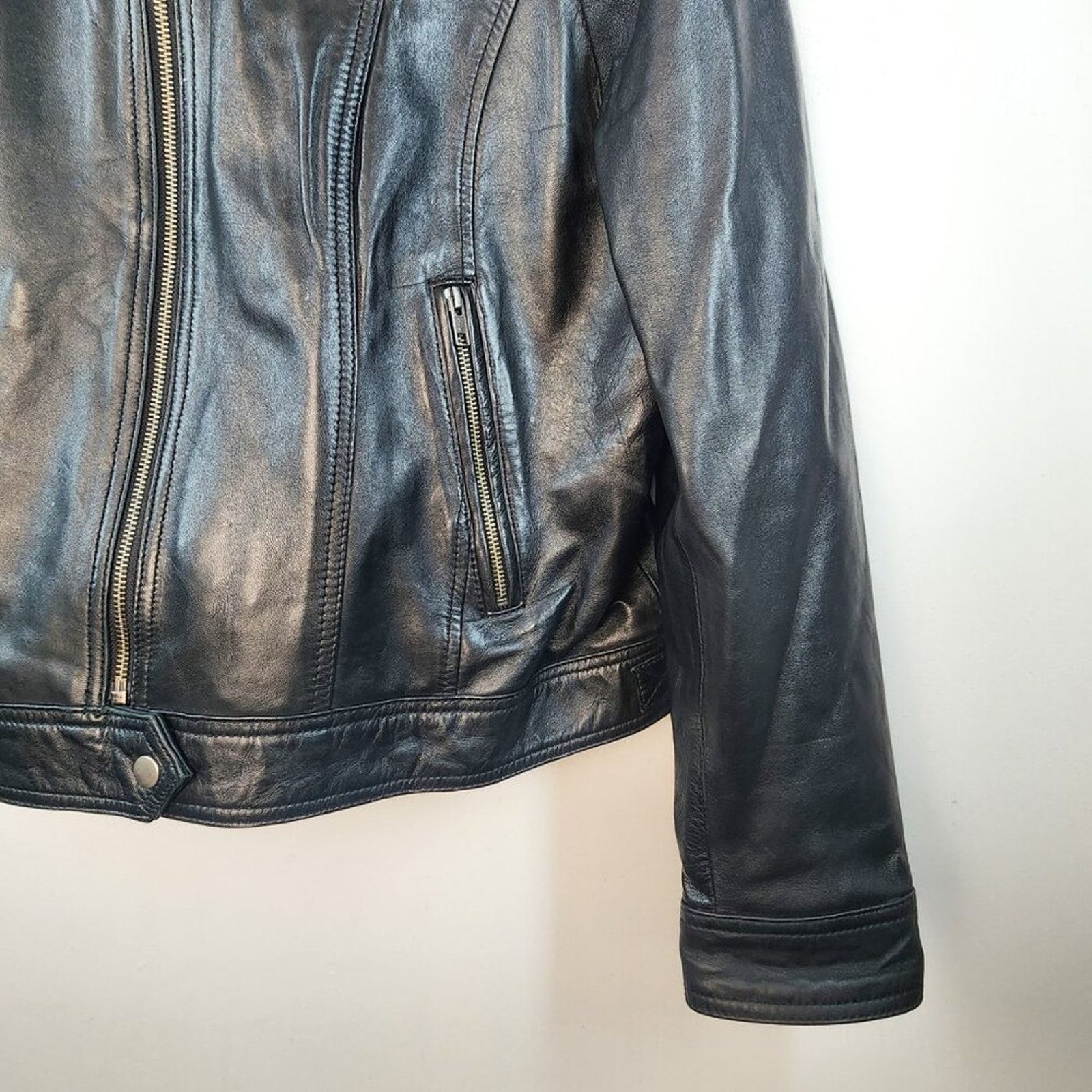 Other Whet Blu Vintage Black Leather Bomber Jacket Size Medium Size M / US 6-8 / IT 42-44 - 4 Thumbnail