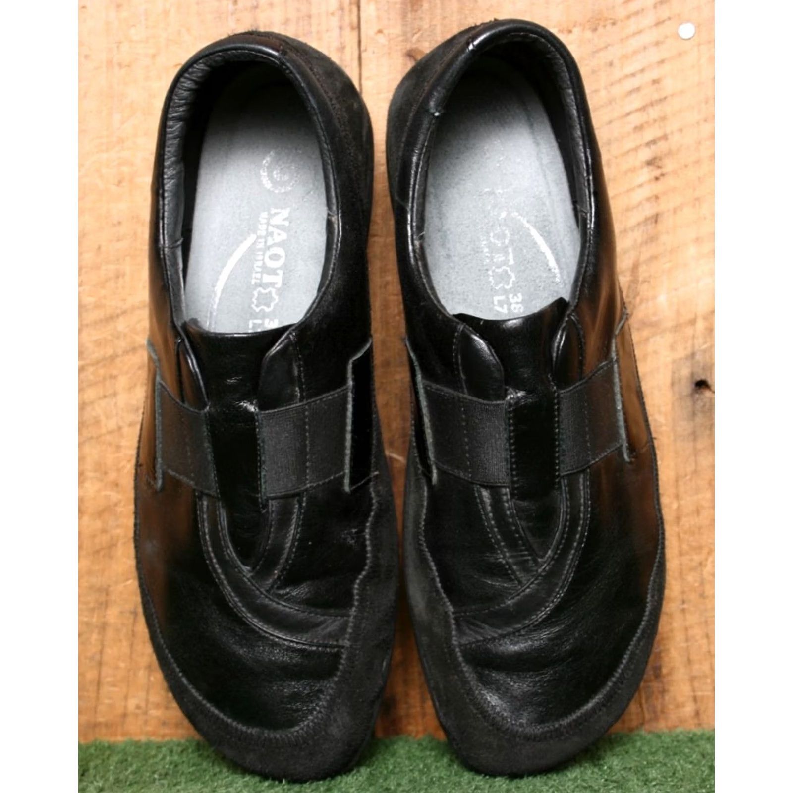 Vintage NAOT Otago Black Multi Leather Slip-On Gore Strap Loafers EUR 38 | US 7 Women Slip-On Casual Leather Upper Israel Band N/V Vintage Size US 7 / IT 37 - 4 Thumbnail