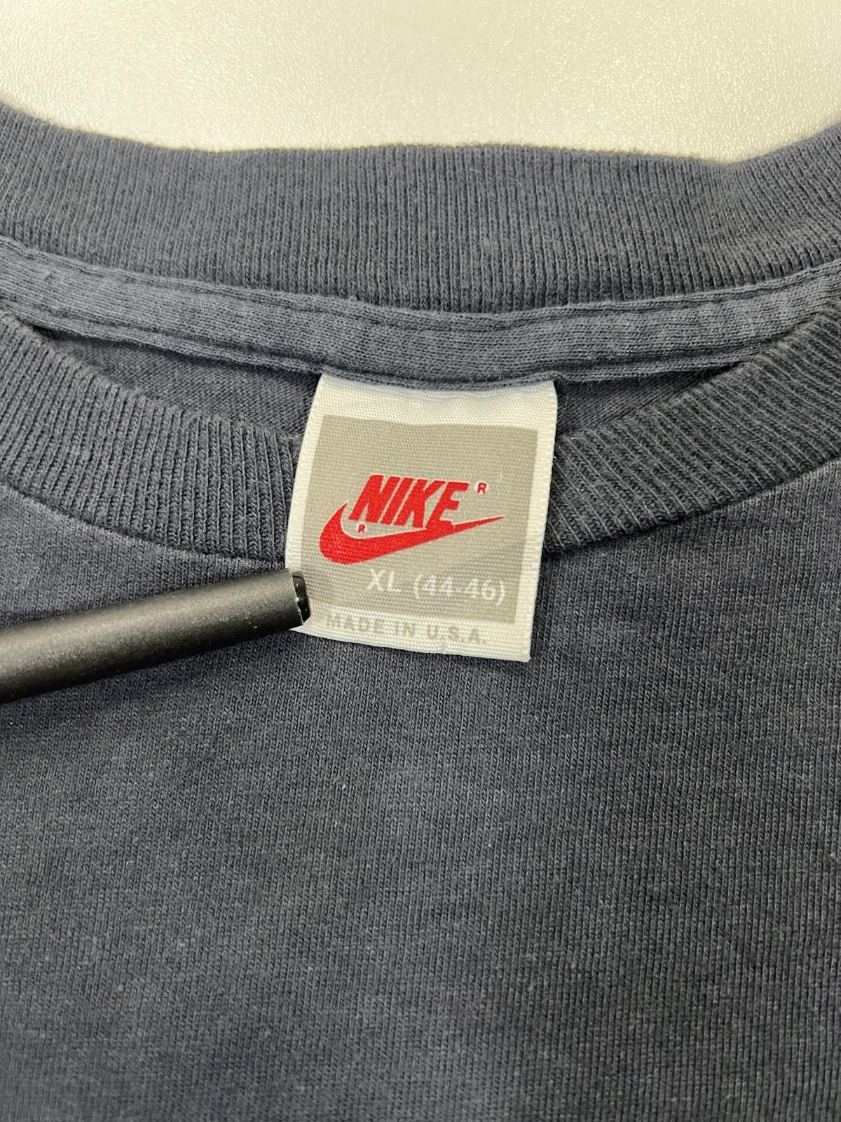 Nike Vintage Nike grey tag Men's XL Graphic T-Shirt Black Size US XL / EU 56 / 4 - 3 Thumbnail