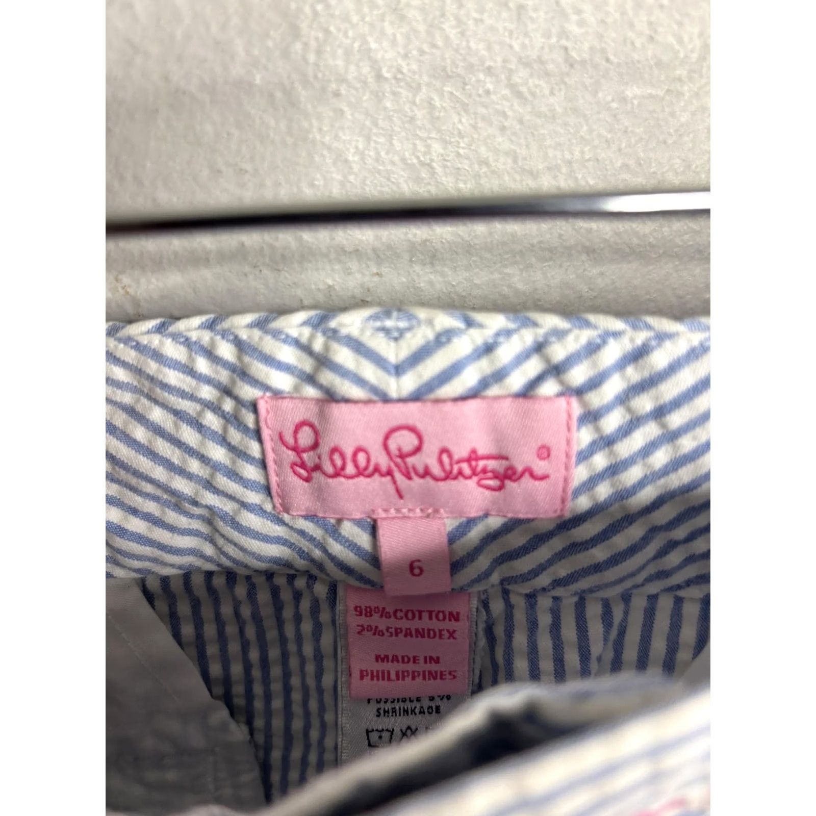 Lilly Pulitzer Lilly Pulitzer Shorts Womens 6 Bermuda Seersucker Blue White Striped Pink Trim Casual Size 28" / US 6 / IT 42 - 4 Thumbnail