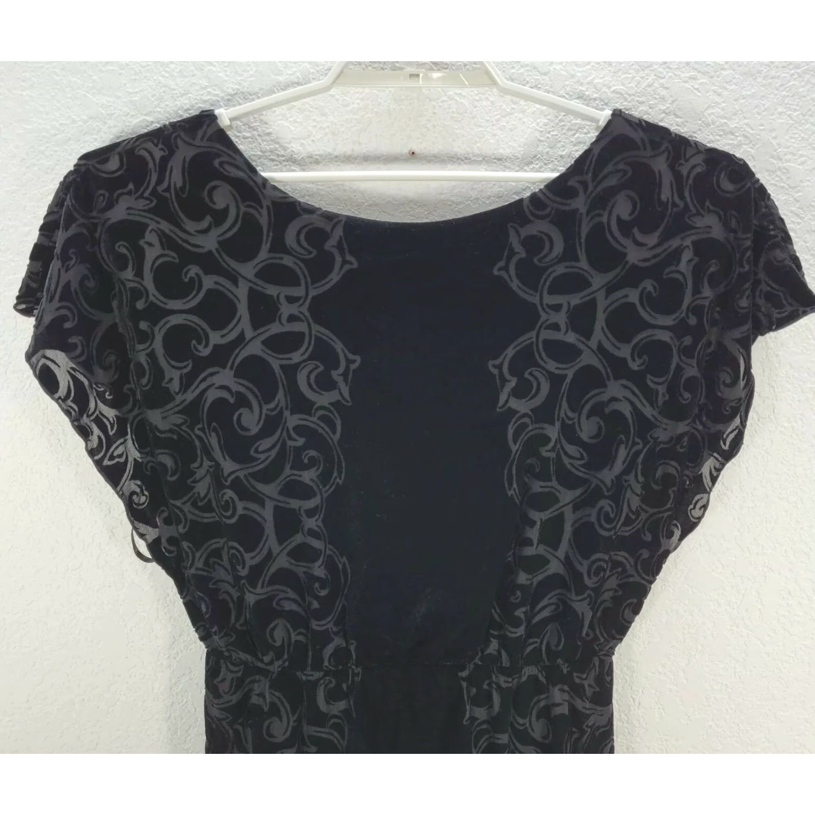 White House Black Market Womens White House Black Market Velvet Textured Lined Mini Dress Open Back XS Black Velvet Textured Open Back Mini Dress Womens XS Size XS / US 0-2 / IT 36-38 - 3 Thumbnail