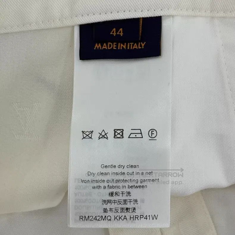Louis Vuitton Louis Vuitton Off-white LOGO-printed shorts Size US 44 / EU 60 - 4 Thumbnail