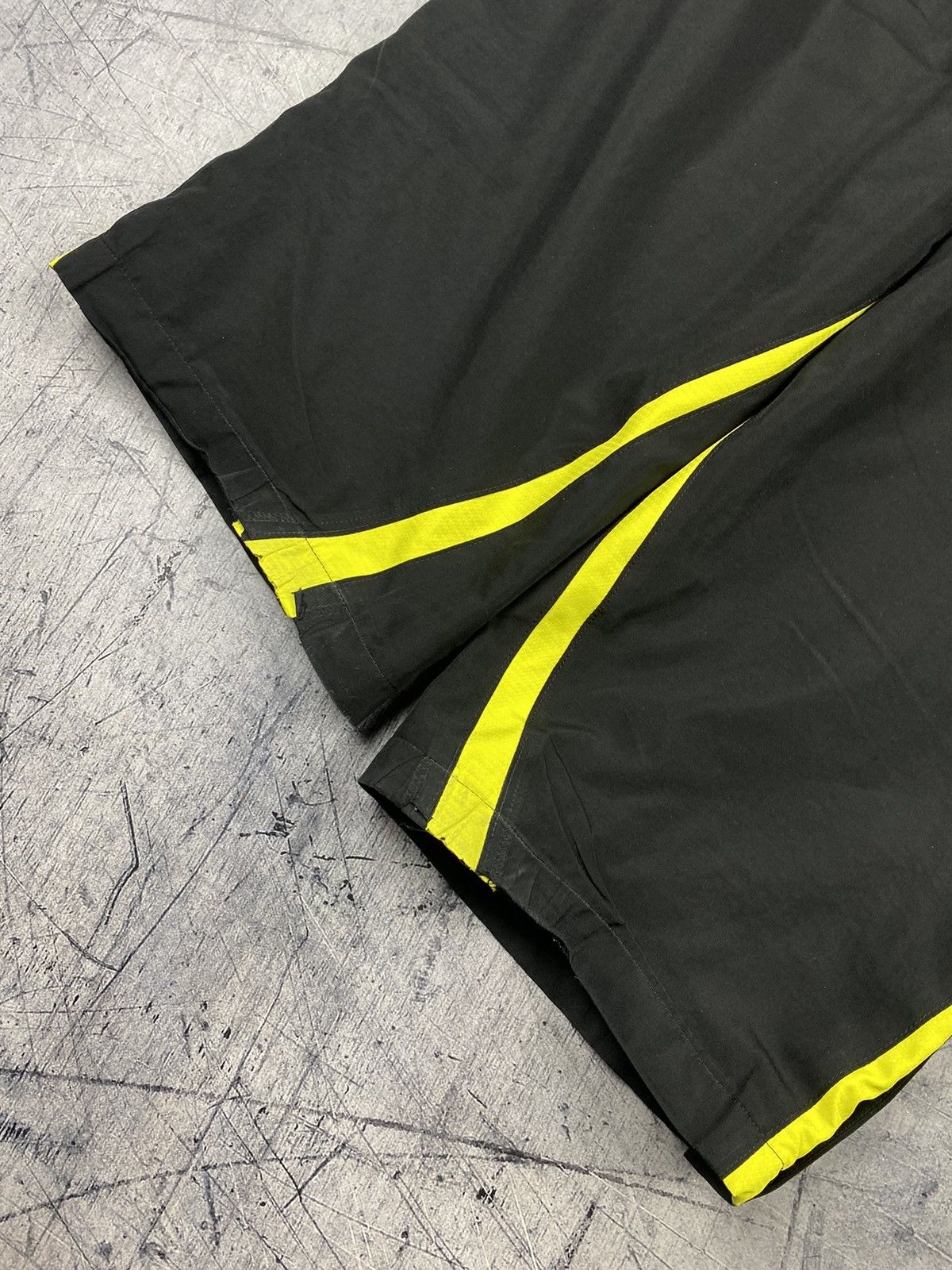 Puma × Vintage Vintage Puma Borussia Dortmund Soccer Pants Jersey Y2K Size US 34 / EU 50 - 12 Thumbnail