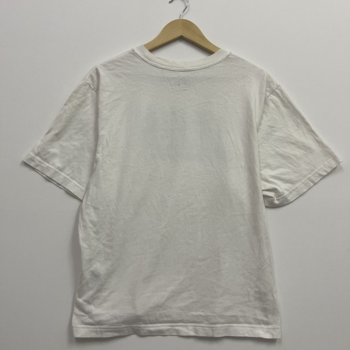 Billie Eilish × Uniqlo Uniqlo X billie Eilish White Shirt Size US M / EU 48-50 / 2 - 5 Thumbnail