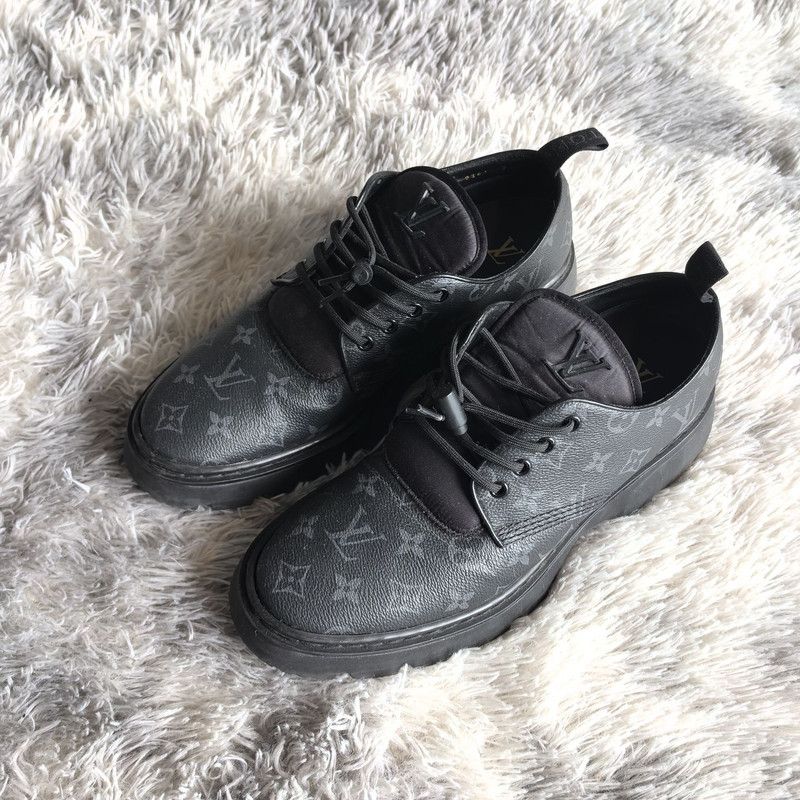 Louis Vuitton Louis Vuitton Black Logo Casual Platform Sneakers 0079 Size US 10 / EU 43 - 1 Thumbnail