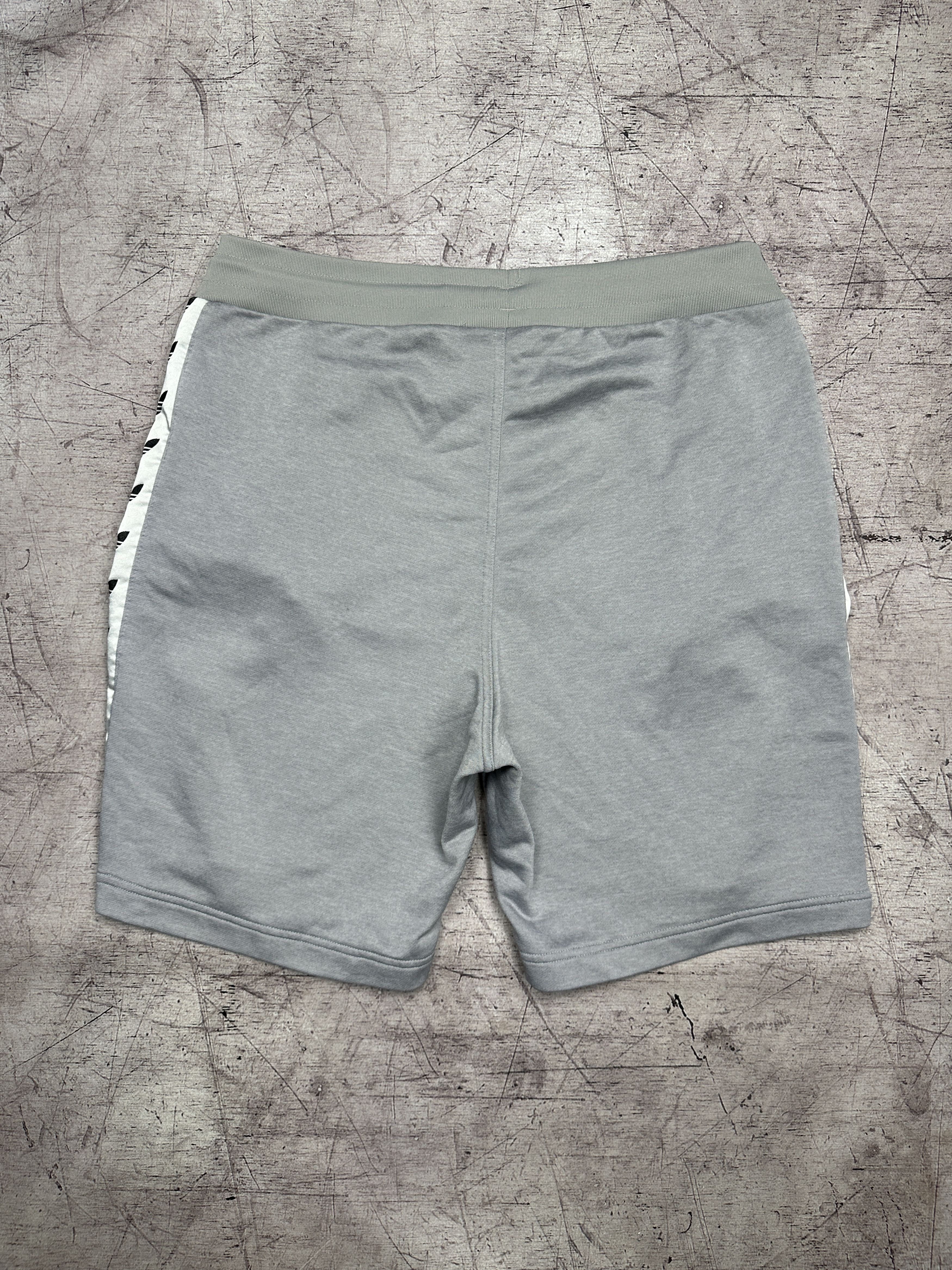 Adidas Adidas Mens Shorts Size US 34 / EU 50 - 8 Thumbnail