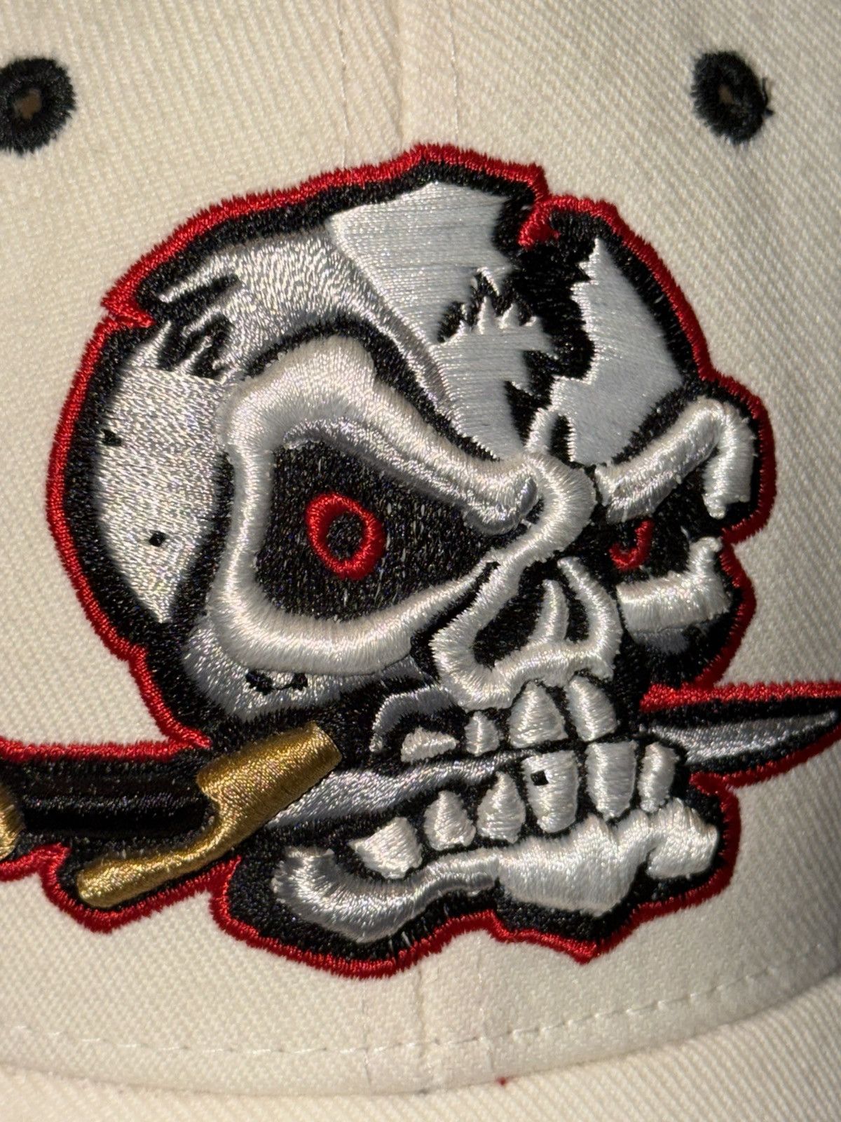 Zephyr Zephyr Never Dead Skull Pirate Hat Size Youth 6,3/4 Used PO Size ONE SIZE - 21 Thumbnail