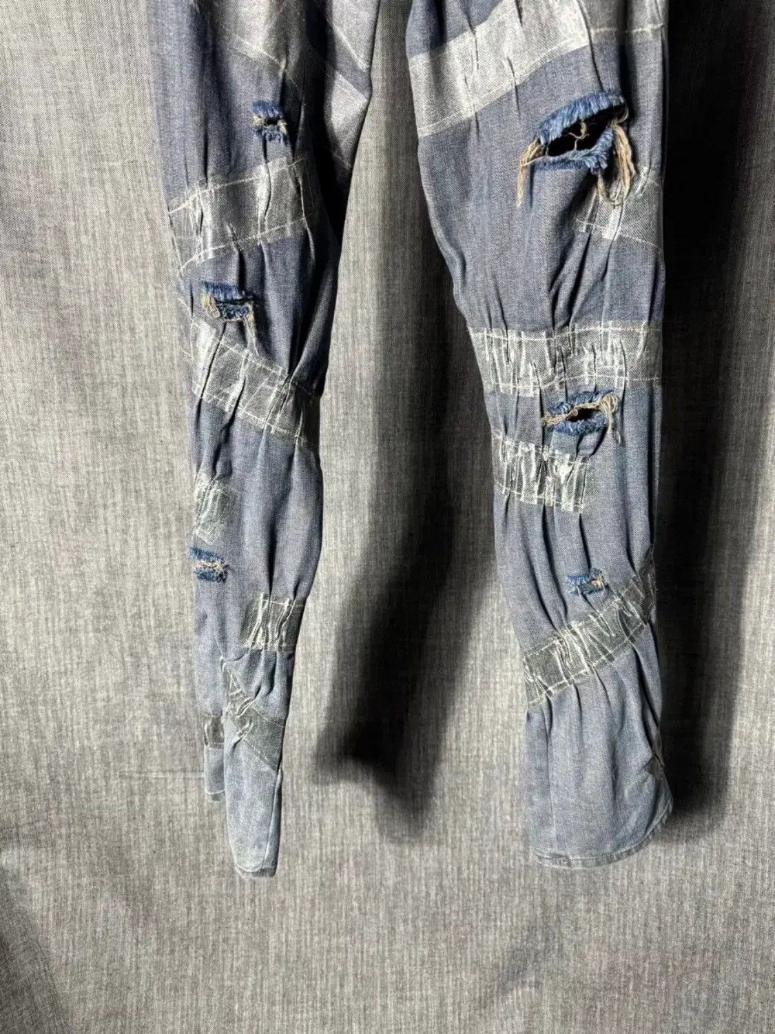 Maison Margiela Maison Margiela Distressed Tape Denim Jeans Size 26" / US 2 / IT 38 - 3 Thumbnail