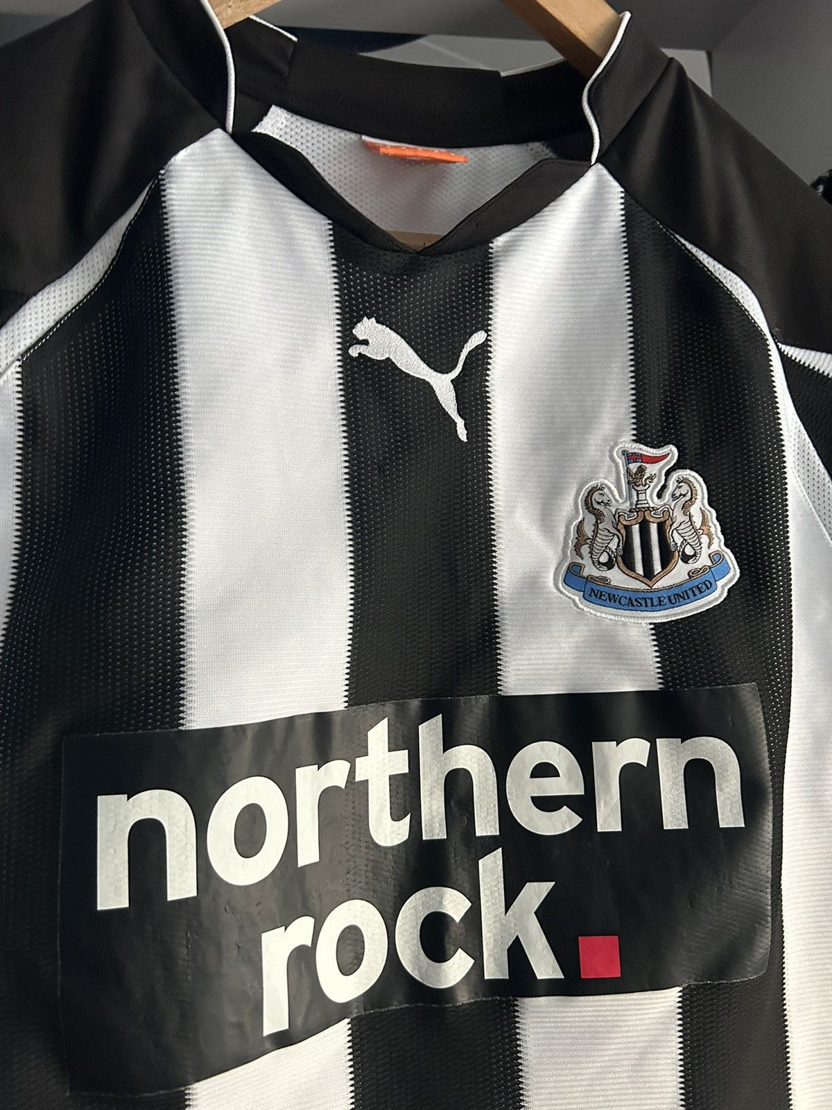 Puma × Vintage Newcastle United puma 2010/11 home soccer jersey Size US M / EU 48-50 / 2 - 4 Thumbnail