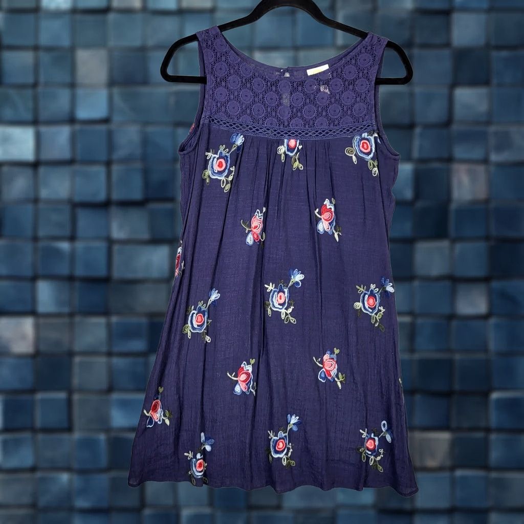 Anthropologie Anthropologie Fig and Flower Embroidered Shift Dress Women's Blue M Size M / US 6-8 / IT 42-44 - 1 Thumbnail