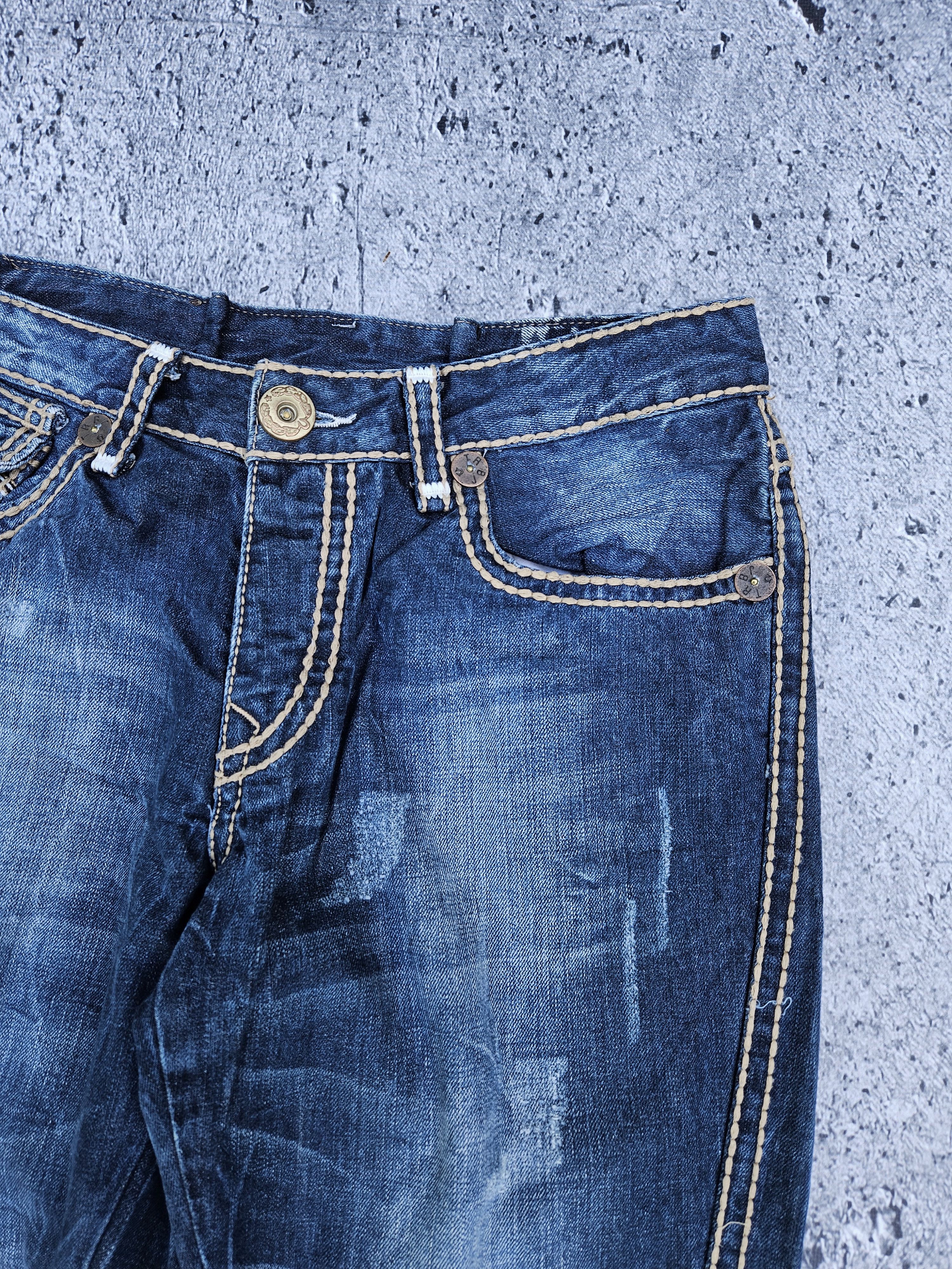 True Religion True religion back flap contrast stitch washed denim Size US 34 / EU 50 - 3 Thumbnail