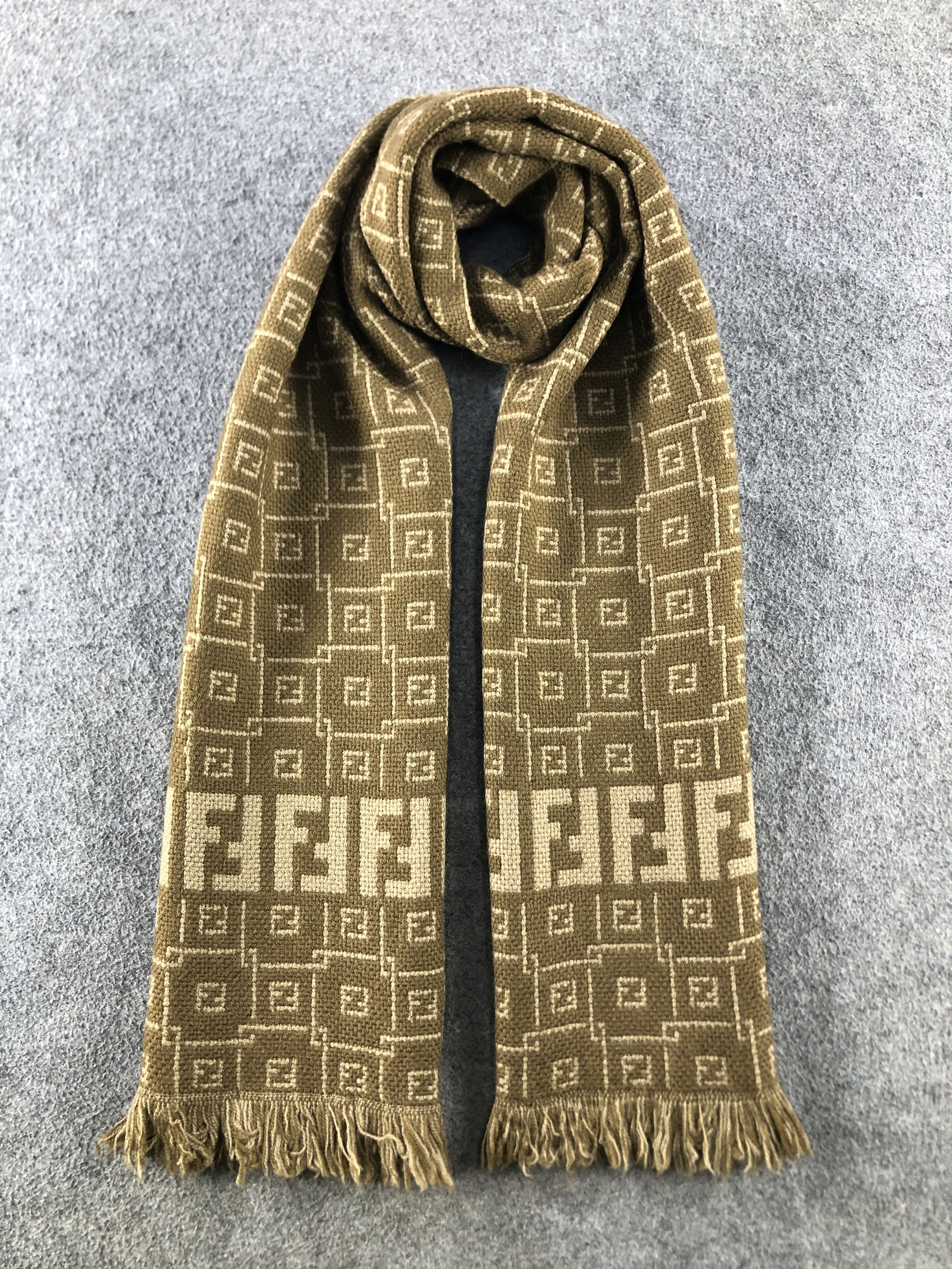 Fendi Fendi Scarf / Muffler / Neckwear P752 Size ONE SIZE - 1 Thumbnail