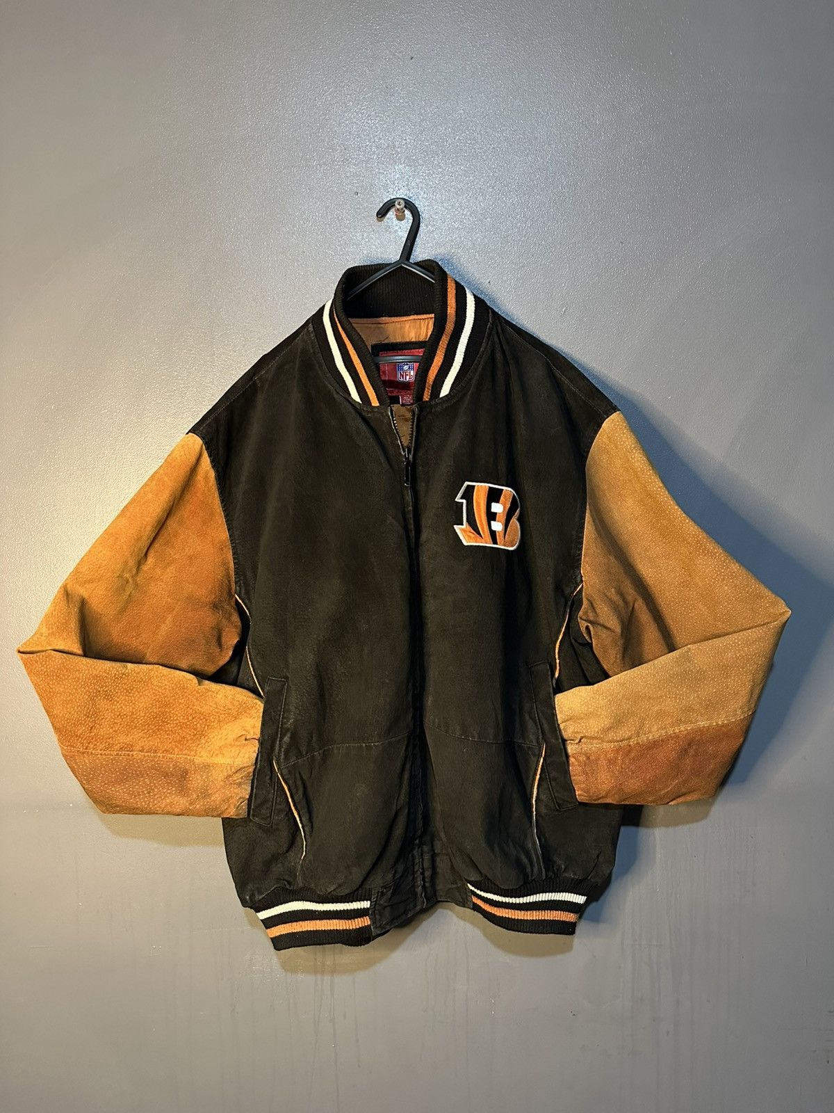 NFL Vintage NFL Cincinnati Bengals Varsity Jacket Suede 90s Size US L / EU 52-54 / 3 - 1 Thumbnail