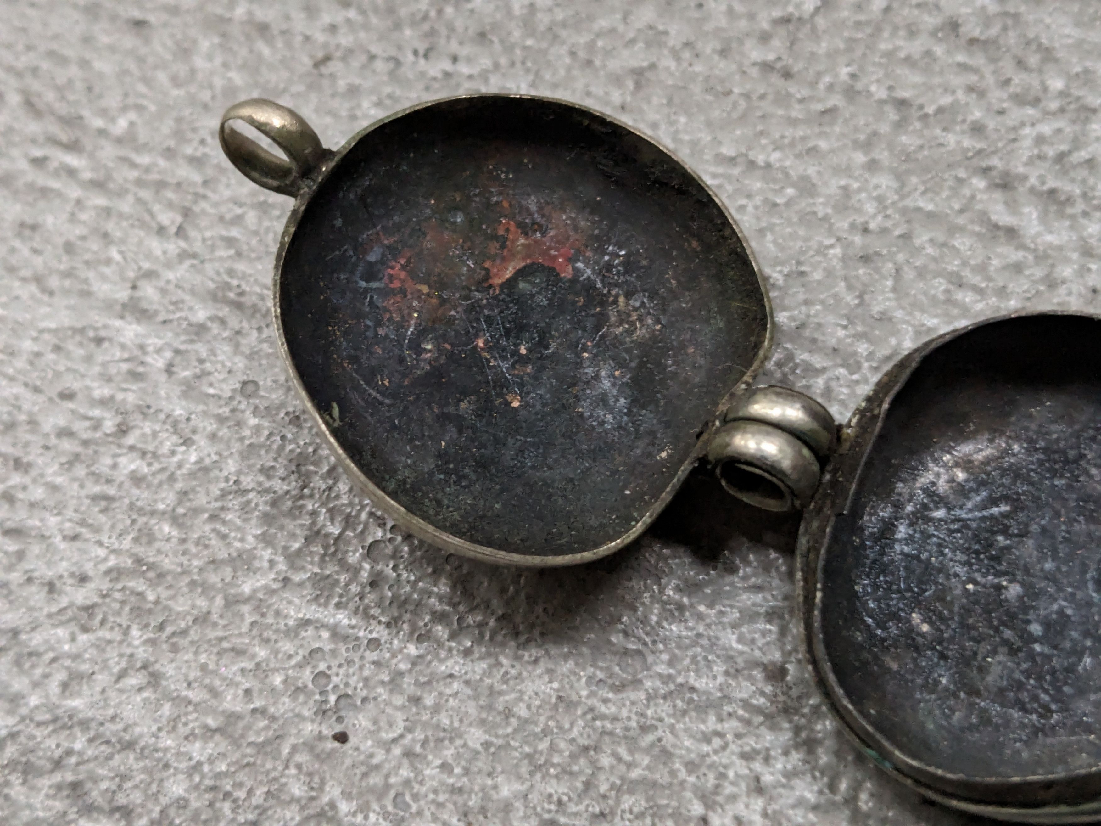 Jewelry × Vintage Vintage Tibetan Prayer Box Gau Pendant Size ONE SIZE - 12 Thumbnail