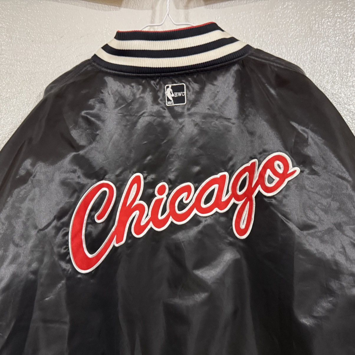 Majestic NBA Chicago Bulls Reversible Red Black Satin Jacket 2-3XL Size US XXL / EU 58 / 5 - 13 Thumbnail