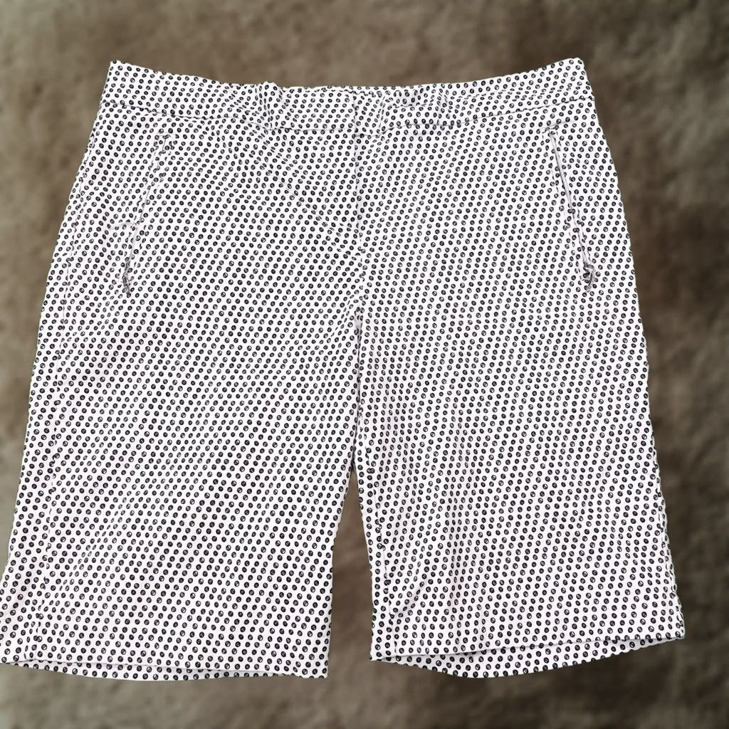 Izod IZOD Golf Shorts Womens 16 White Polka Dot Bermuda Knit Stretch Flat Front Pull On Pockets Inseam 10 Summer Activewear Mens Womens Girls Boys Size 38" / US 16 / IT 52 - 1 Thumbnail