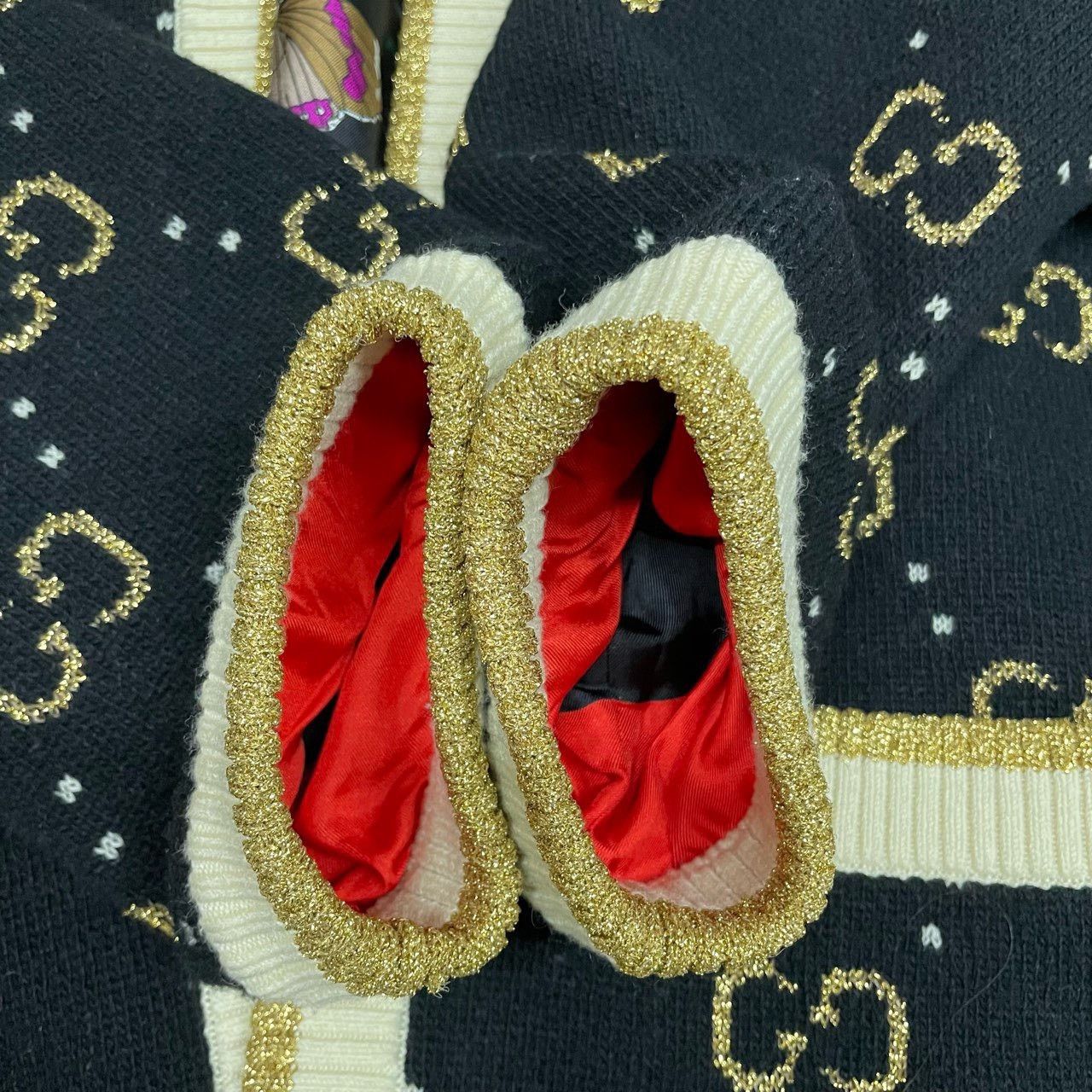Gucci Gucci Black gold full-printed cardigan sweater 2501-Nextarr Size US XXS / EU 40 - 6 Thumbnail