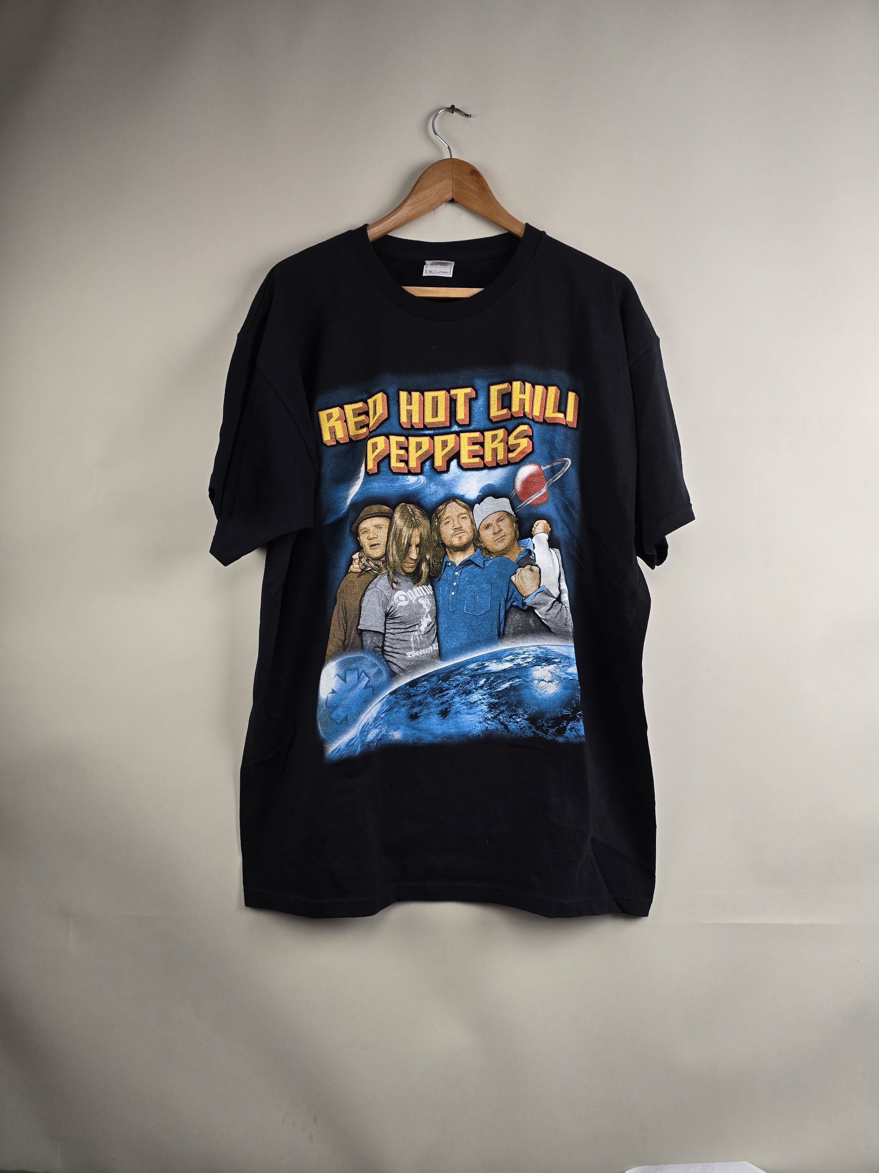 image of Band Tees x Rock Tees 2002 Red Hot Chili Peppers By The Way XL 23" 31" in Black, Men's