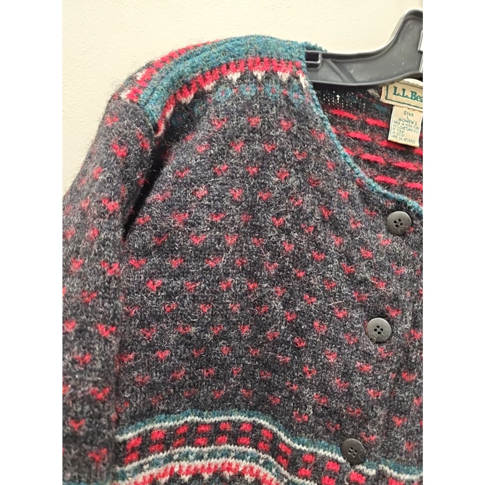 Vintage VINTAGE L.L. BEAN Cardigan Wool Fair Isle Design 100% Wool Women's Large Size L Navy Blue/Cream/Red/Green First Letter Caps? Size L / US 10 / IT 46 - 2 Thumbnail