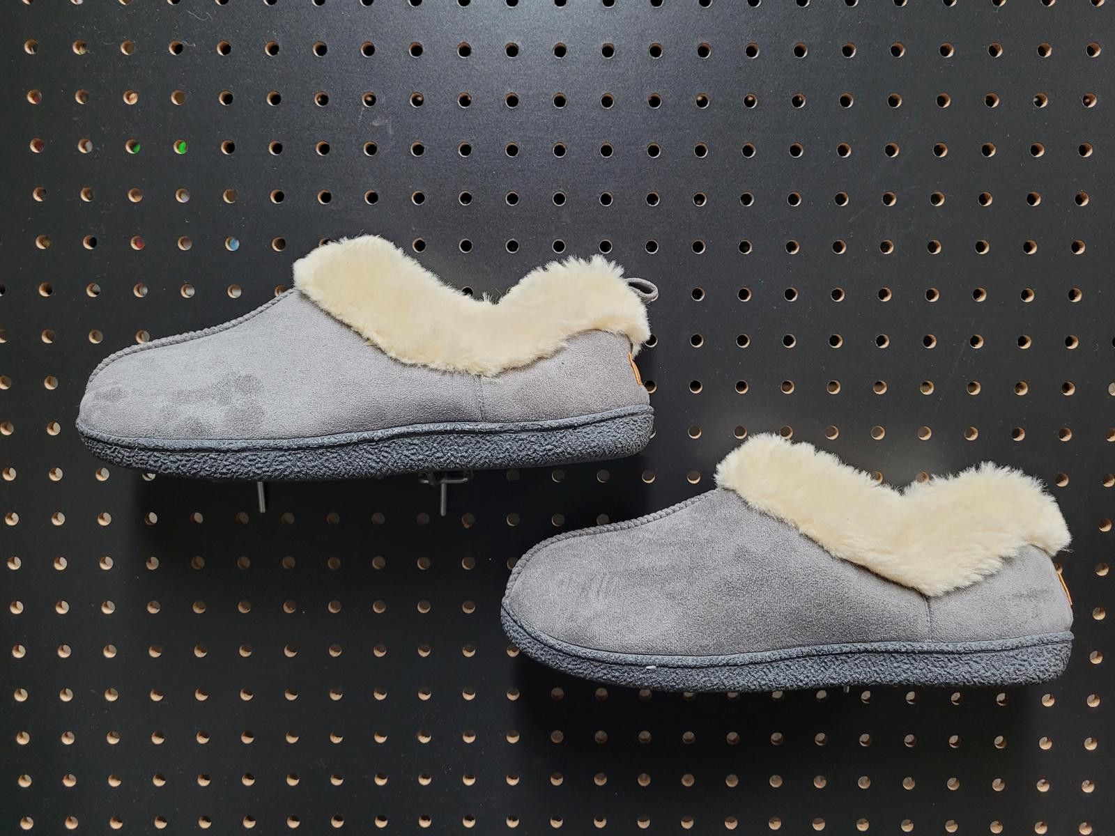 Unknown London Cozy Gray women's Slippers with Plush Lining Size US 9 / IT 39 - 1 Thumbnail