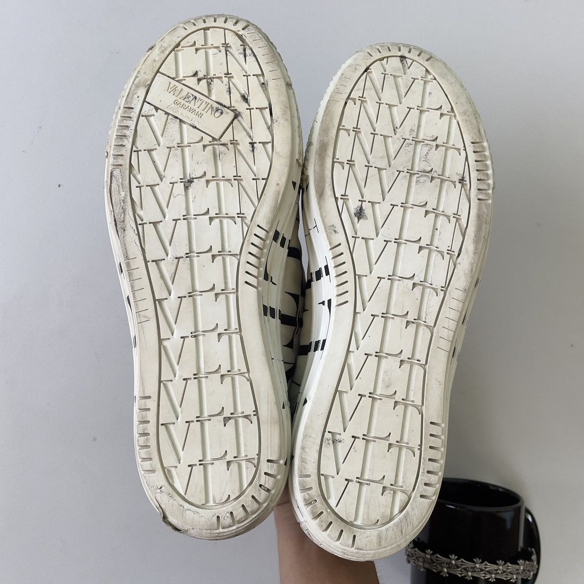 Valentino Valentino Garavani Aop Size US 8.5 / EU 41-42 - 6 Thumbnail