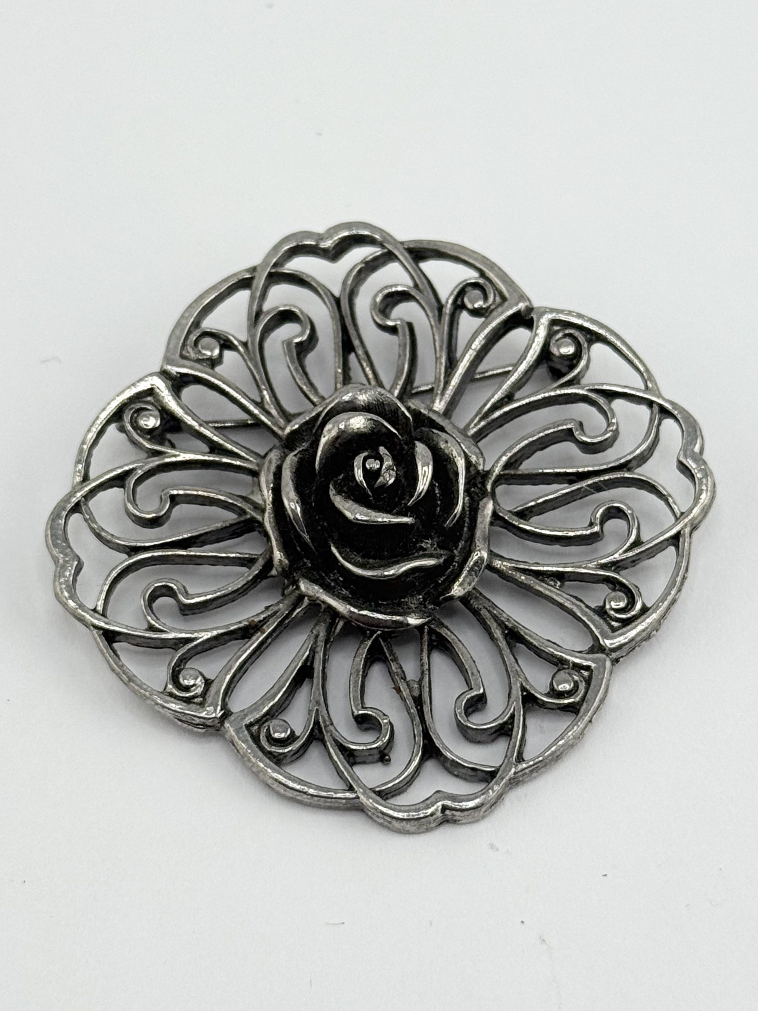 Vintage Vintage silver flower brooch pin Size ONE SIZE - 1 Thumbnail