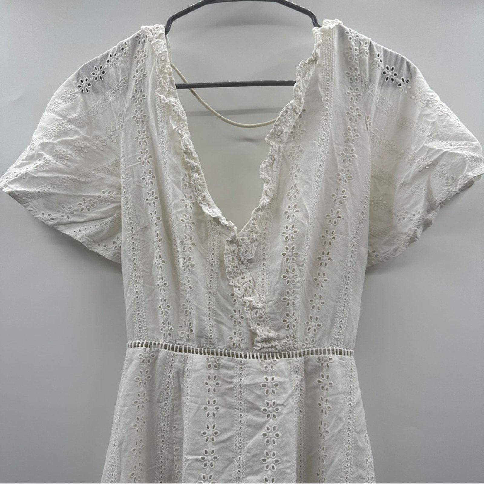 REVOLVE Finders Keepers Sundays White Eyelet V Neck Midi Dress Size M / US 6-8 / IT 42-44 - 4 Thumbnail