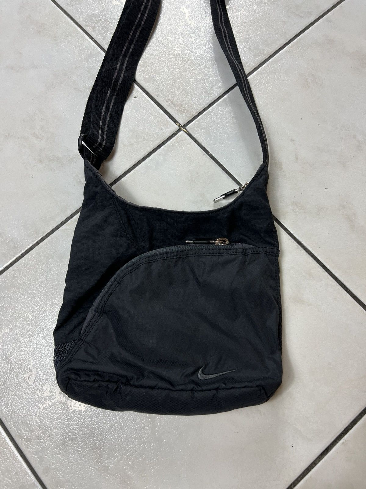 Nike Vintage Nike y2k shoulder bag crossbody drill swoosh logo Size ONE SIZE - 3 Thumbnail