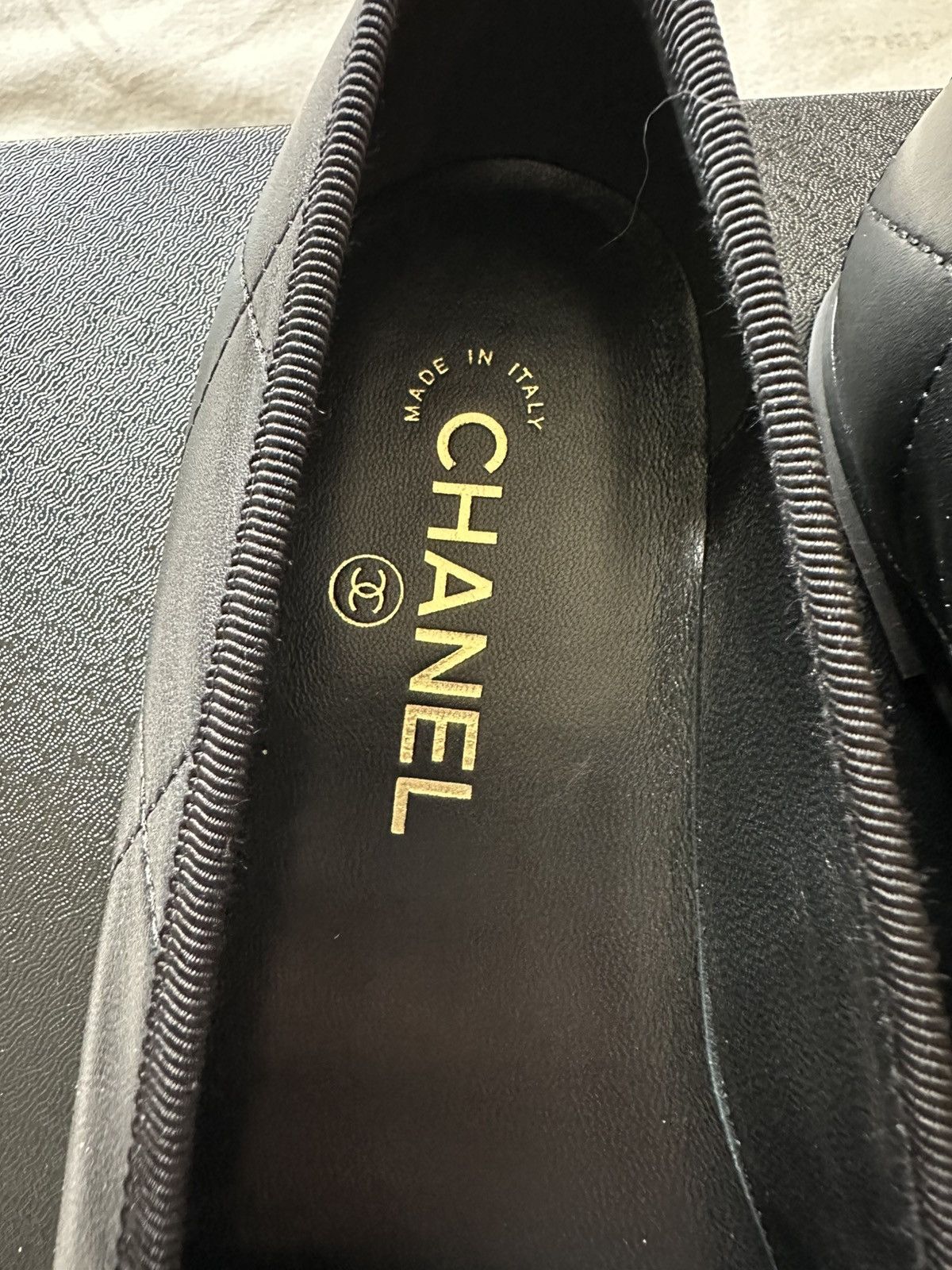 Chanel Chanel 2026M coco beach Cambon flats Black color size 39.5 Size US 9.5 / IT 39.5 - 4 Thumbnail