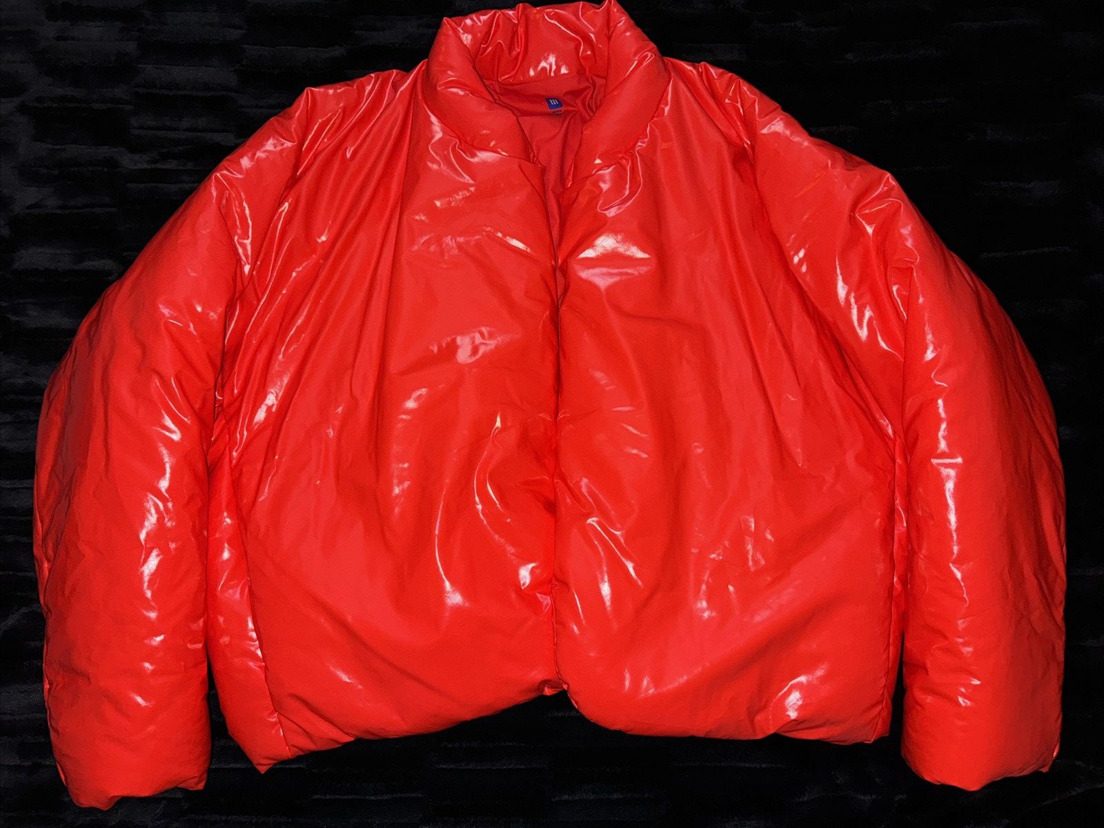 Balenciaga × Gap × Yeezy Yeezy GAP Round Jacket Red Size M New (StockX authenticated) Size US M / EU 48-50 / 2 - 1 Thumbnail