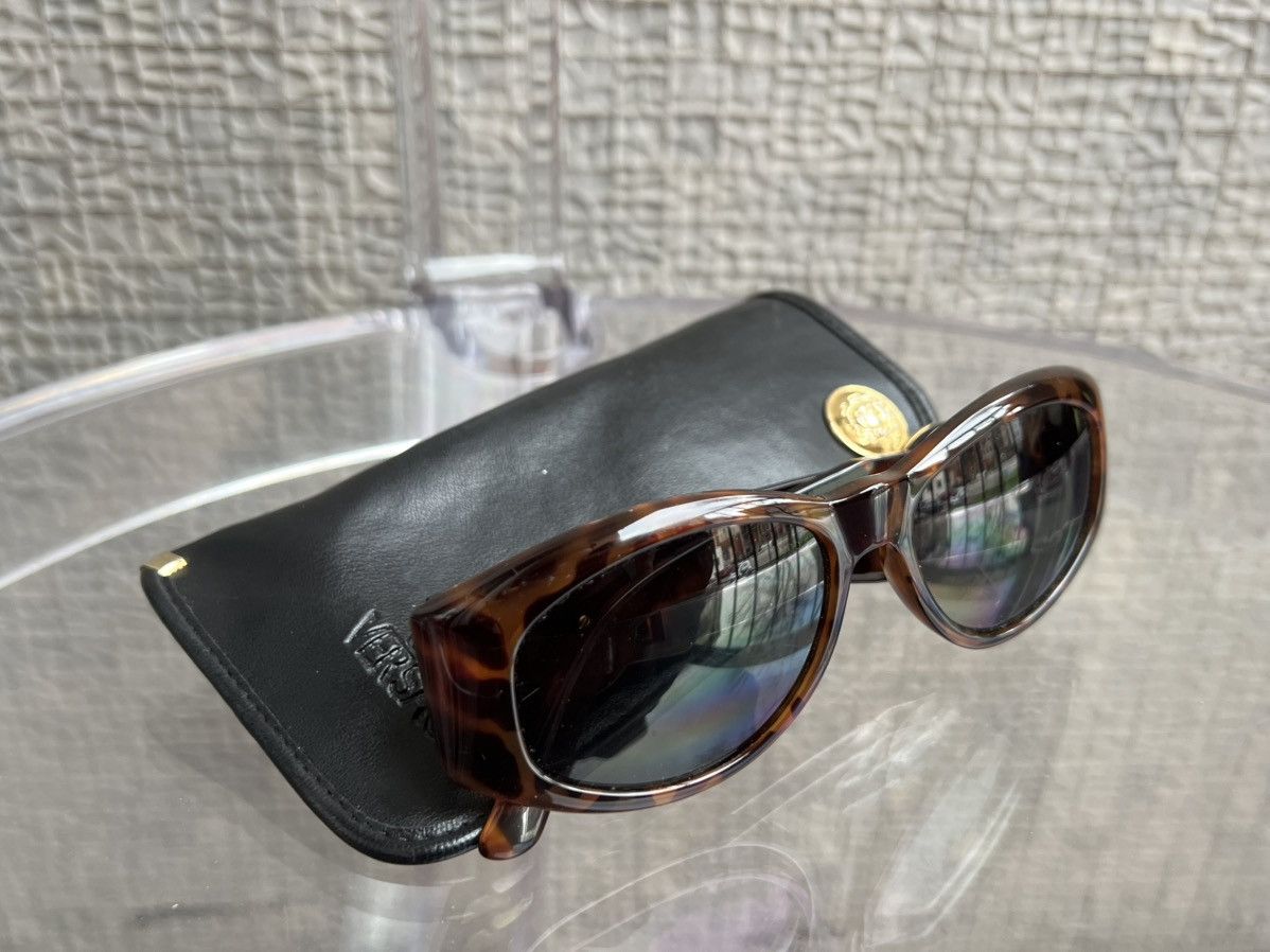 Versace Gianni Versace Medusa Logo Biggie Cat-Eye Sunglasses Unisex Size ONE SIZE - 10 Thumbnail