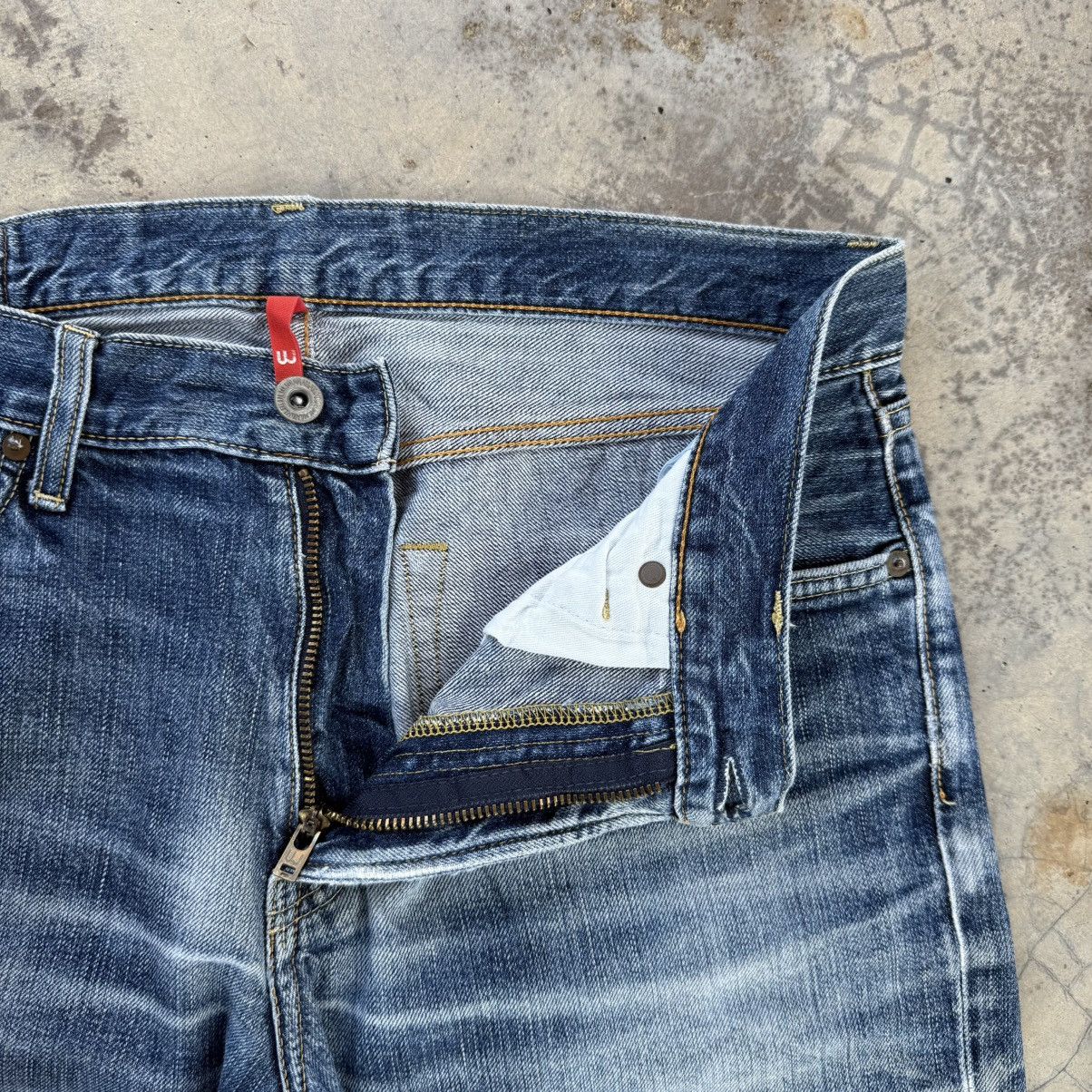 Japanese Brand VINTAGE JAPANESE FADED RIPPED JEANS DENIM PANTS Size US 34 / EU 50 - 7 Thumbnail