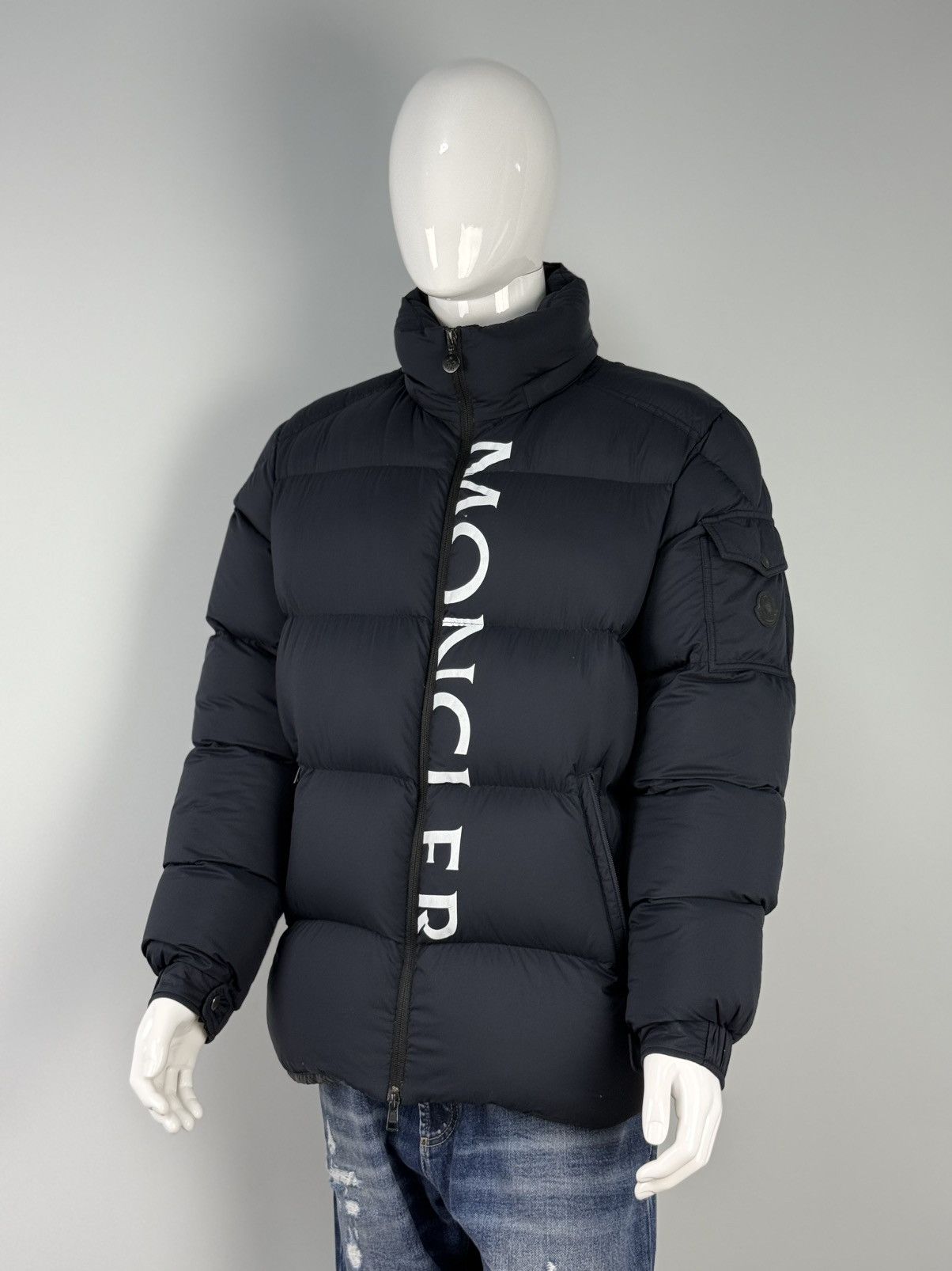 Moncler Moncler Puffer Jacket Nylon Maures Large Logo print moncler Size US L / EU 52-54 / 3 - 10 Thumbnail