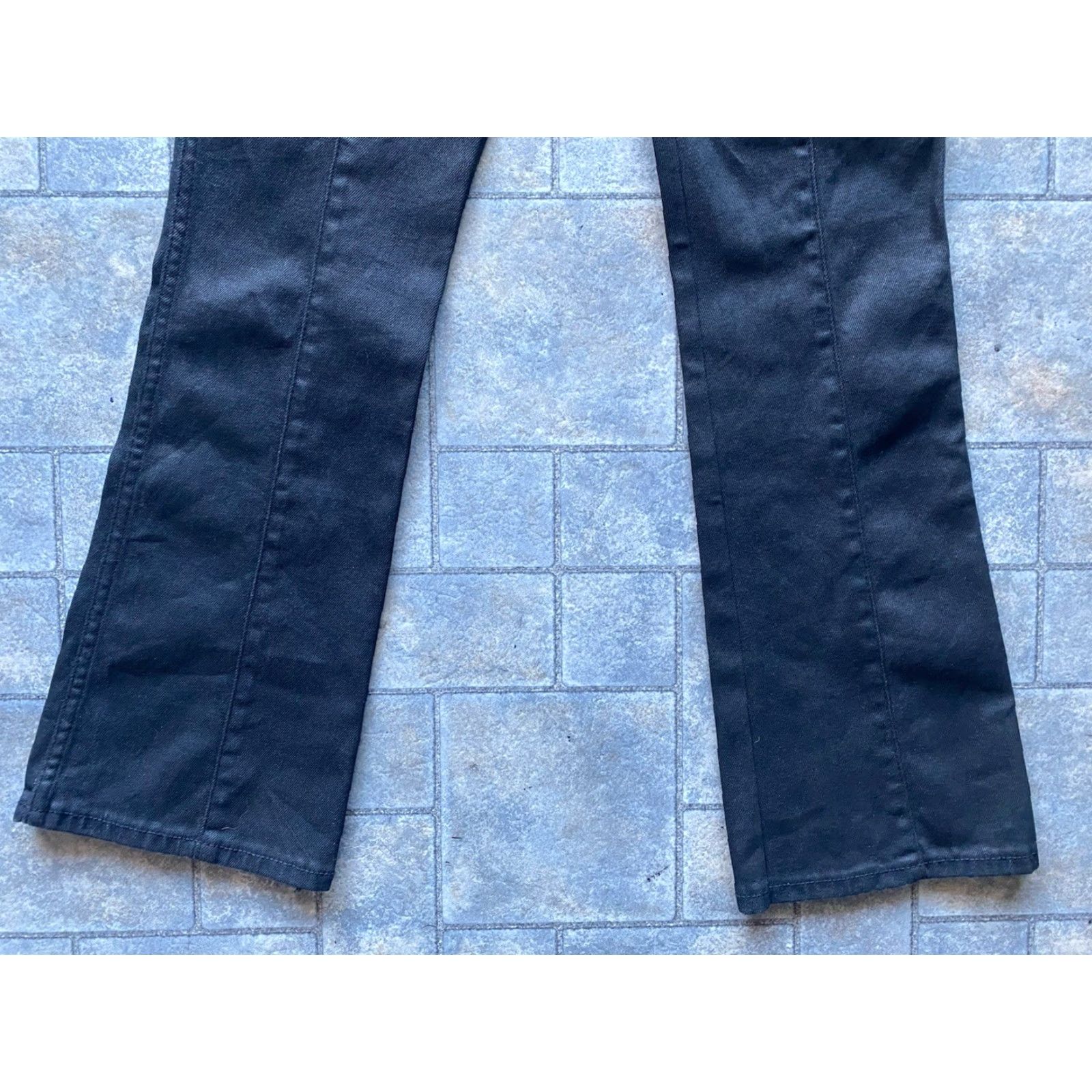 Wrangler Wrangler Pants Women Black 26 Regular 28 26x28 Fender Not New Flaws may be present Size 26" / US 2 / IT 38 - 2 Thumbnail