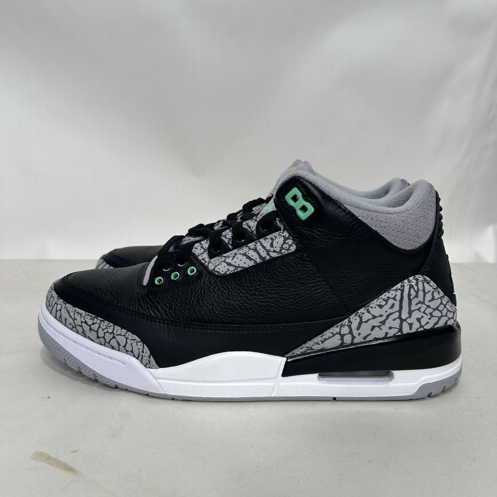 Jordan Brand Nike Air Jordan 3 Retro “Green Glow” Size US 9.5 / EU 42-43 - 6 Thumbnail