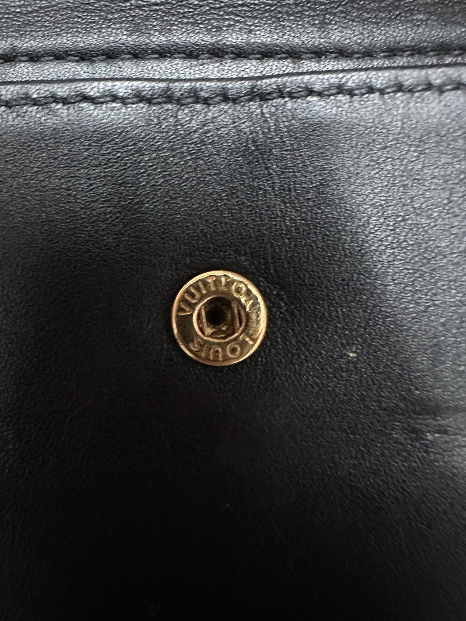 Louis Vuitton Authentic Louis Vuitton Wallet LV Logo Black Leather Size ONE SIZE - 13 Thumbnail