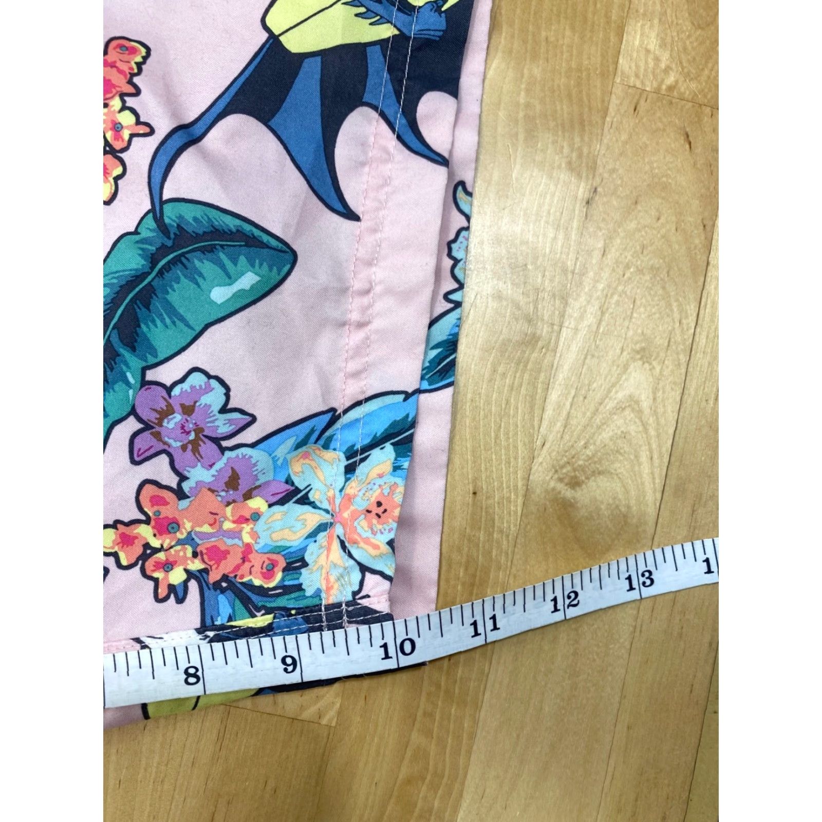 DC Comics VINTAGE Batman Floral Hawaiian Swim Trunks Board Shorts Sz Men's S #1602 Size US 29 - 6 Thumbnail
