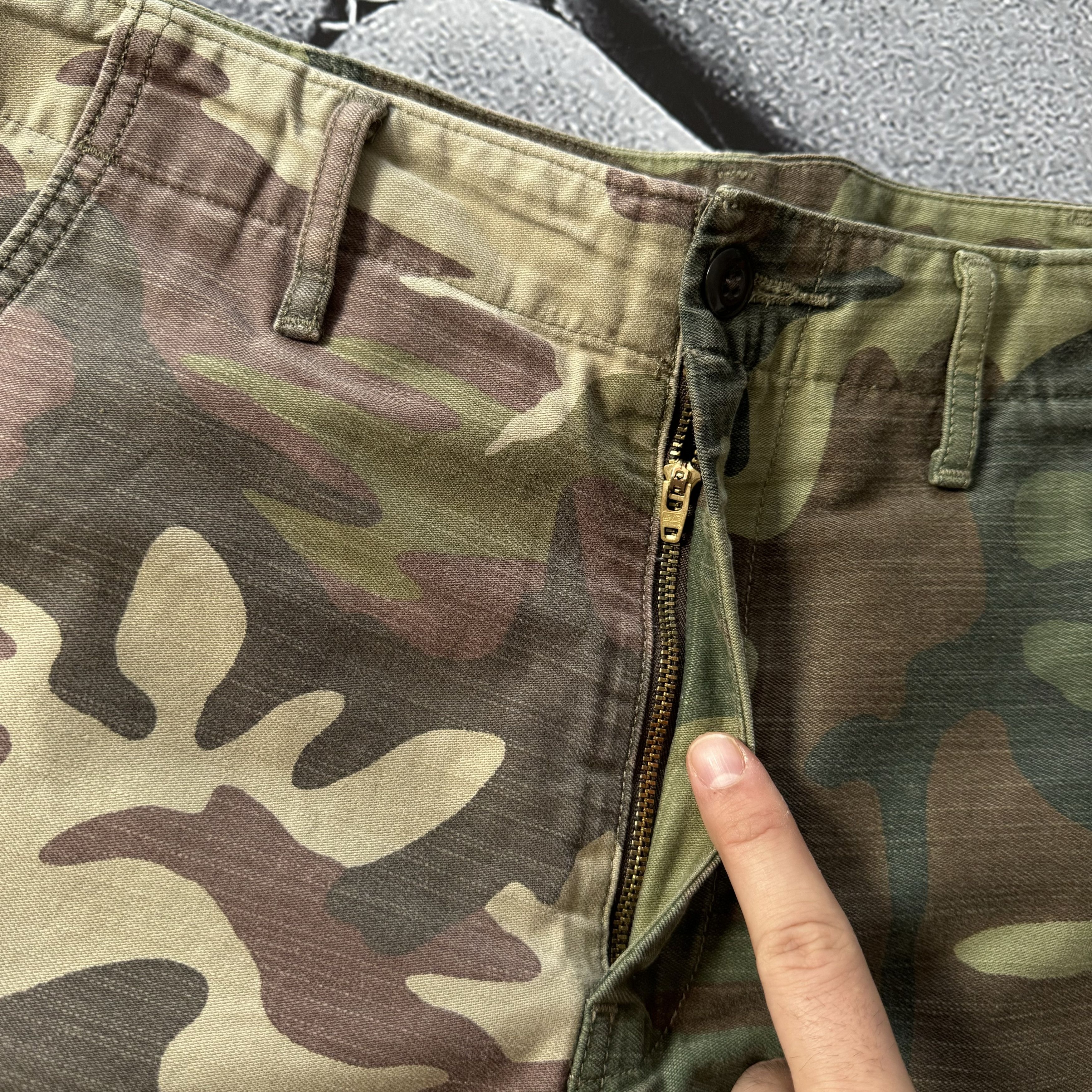 Levi's LEVI'S CAMO CARGO PANTS MILITARY VINTAGE Size US 32 / EU 48 - 6 Thumbnail