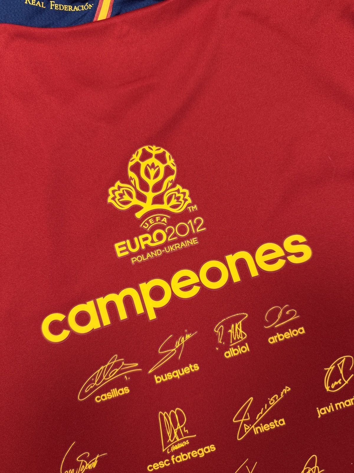 Adidas VINTAGE ADIDAS SPAIN EURO 2012 FOOTBALL SOCCER HOME JERSEY Size US L / EU 52-54 / 3 - 12 Thumbnail