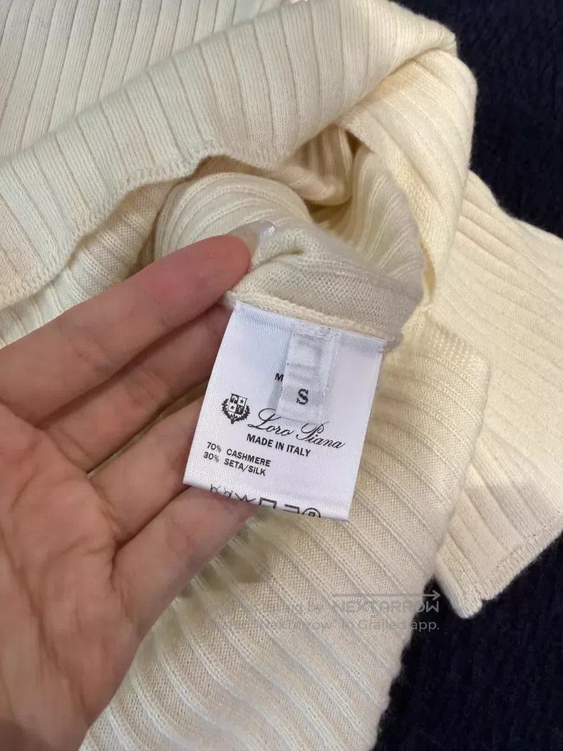Loro Piana Loro Piana Cashmere Silk Blended V-neck Short Sleeve Sweat Size S / US 4 / IT 40 - 2 Thumbnail