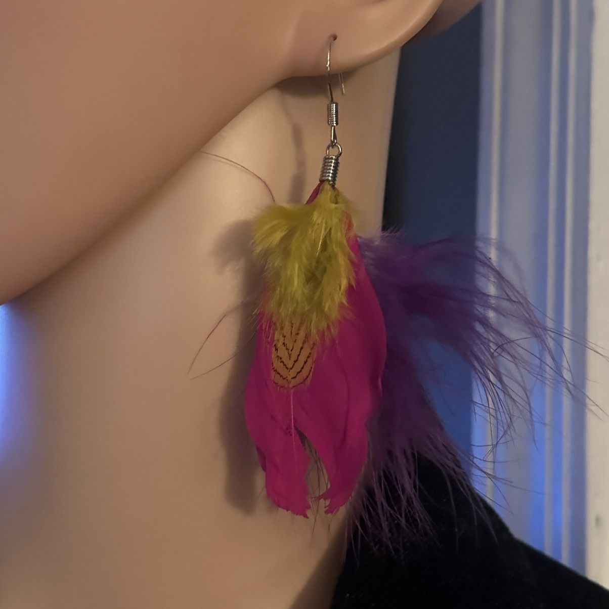H&M H&M colorful feather dangle earrings Size ONE SIZE - 2 Thumbnail