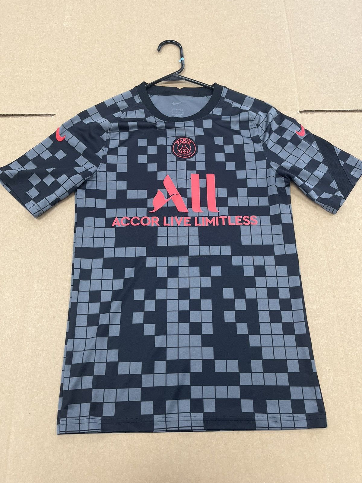 Nike Nike Paris Saint-Germain PSG Pre Match Jersey Size US S / EU 44-46 / 1 - 1 Thumbnail