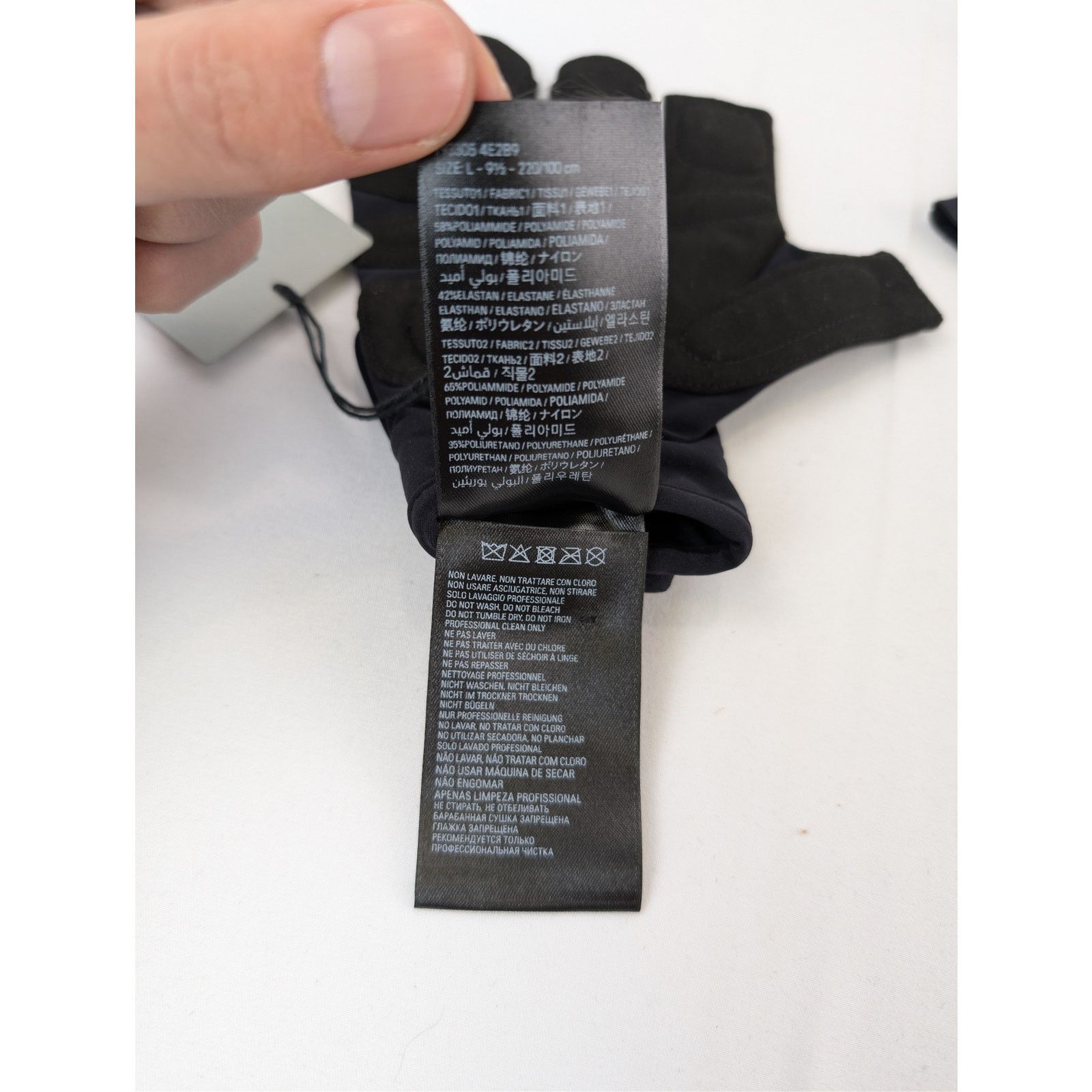 Balenciaga o1rshd1 Size: M / Activewear Open Finger Gloves in Black Size ONE SIZE - 13 Thumbnail