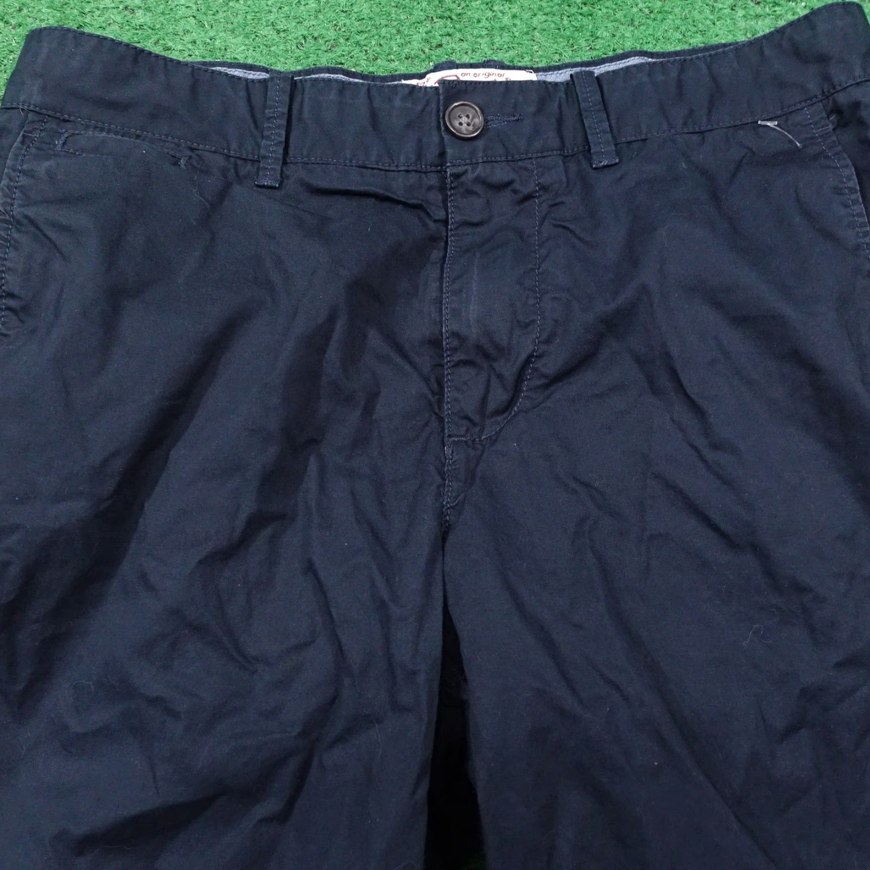 Vintage Penguin Munsingwear Navy Blue Chino Shorts Men 30 Casual Solid Flat Front Inseam 9.5" Size US 30 / EU 46 - 2 Thumbnail