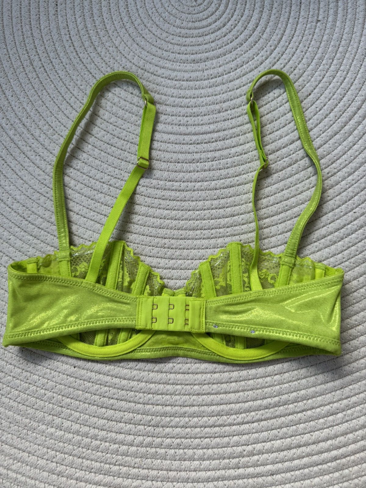 Fenty Savage x Fenty neon green shimmery bra size S / 34B Size S / US 4 / IT 40 - 3 Thumbnail