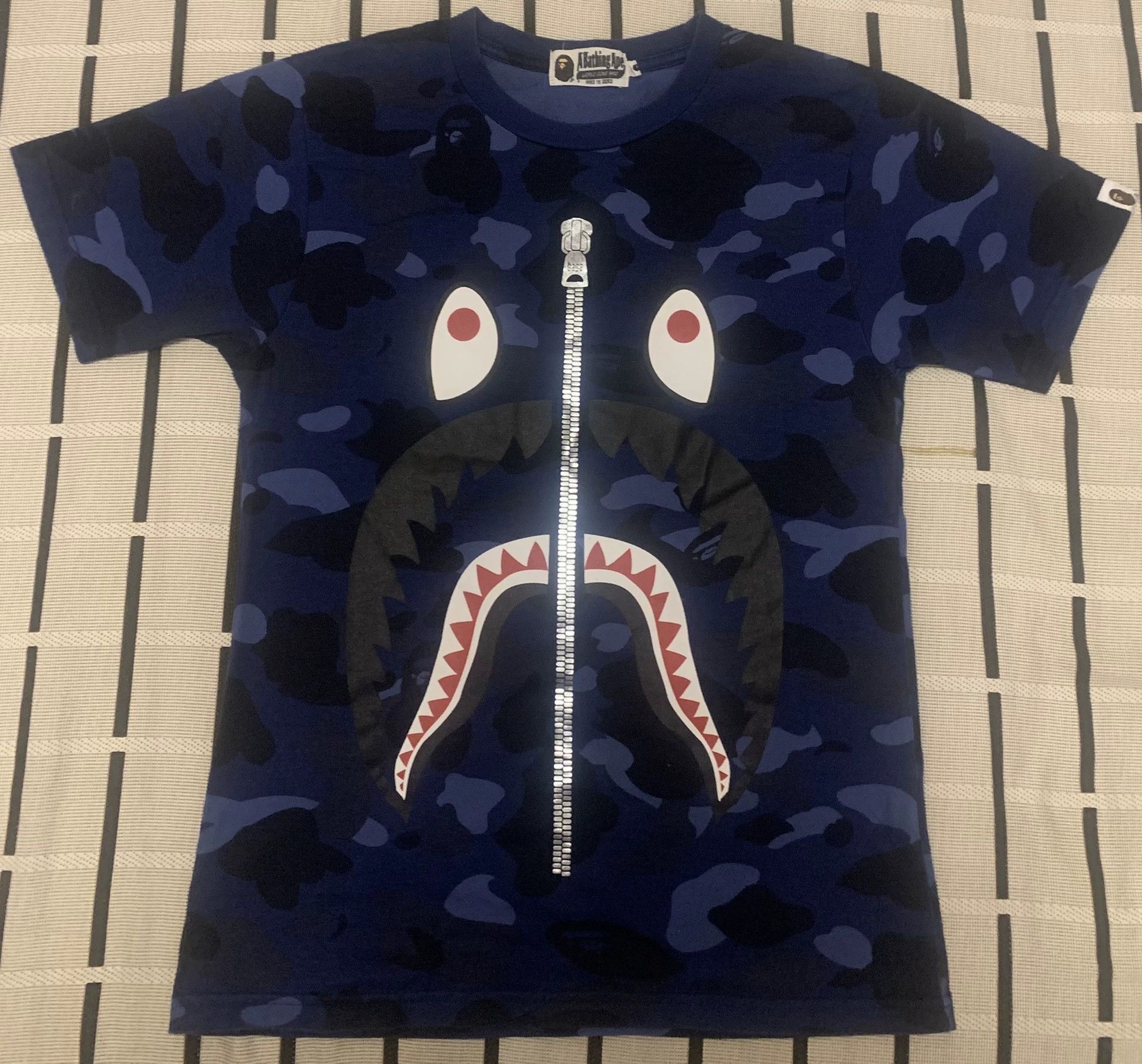Bape Bape Shark Camo Gold T-Shirt S Men Size US S / EU 44-46 / 1 - 1 Thumbnail