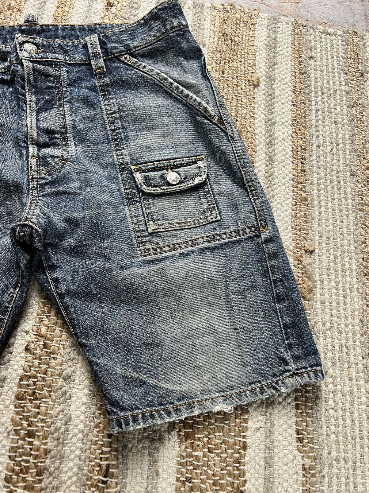 Dsquared2 × Vintage Dsquared2 vintage denim shorts Size US 33 - 3 Thumbnail